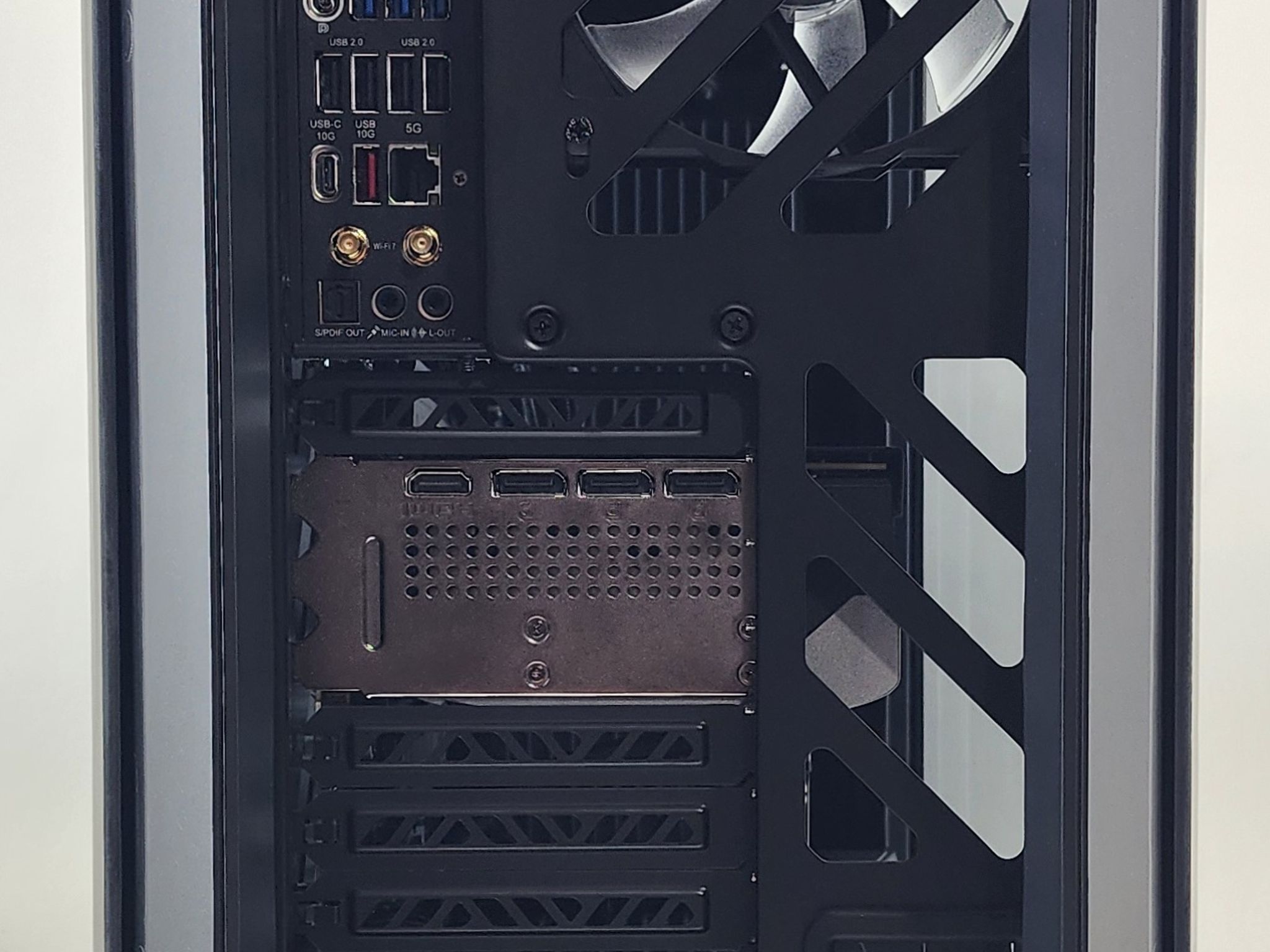 Gaming PC Ryzen 9 9950X3D 32GB RAM 4TB SSD RTX 5090 32GB Windows 11 Computer