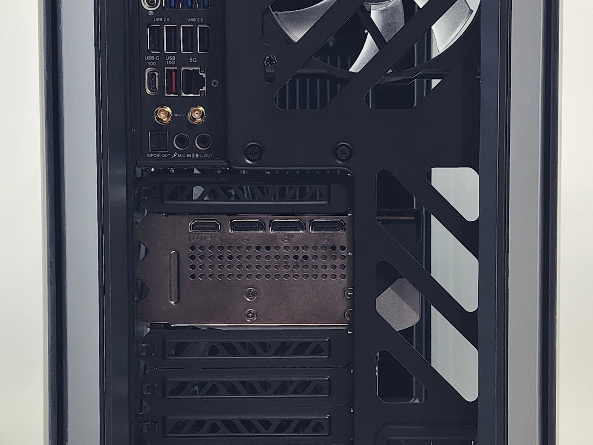Gaming PC Ryzen 9 9950X3D 32GB RAM 4TB SSD RTX 5090 32GB Windows 11 Computer