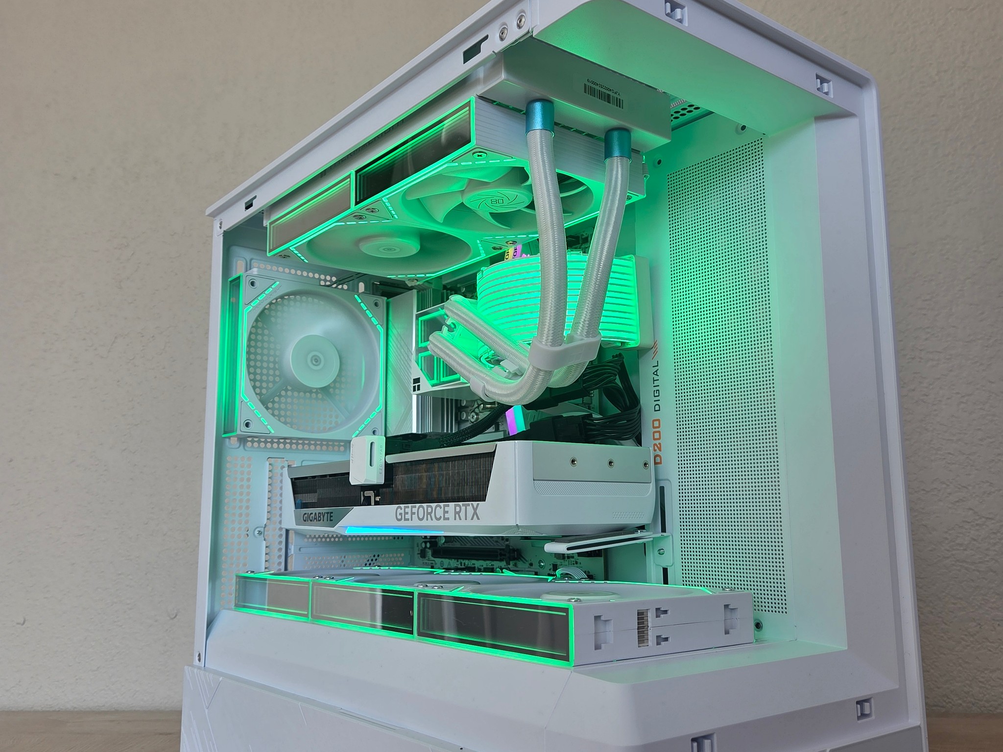 ❄️🤍 Frost Infinity | RTX 5070 | Ryzen 5 7600X | LCD Screen Display | 1.5TB Storage 🤍❄️