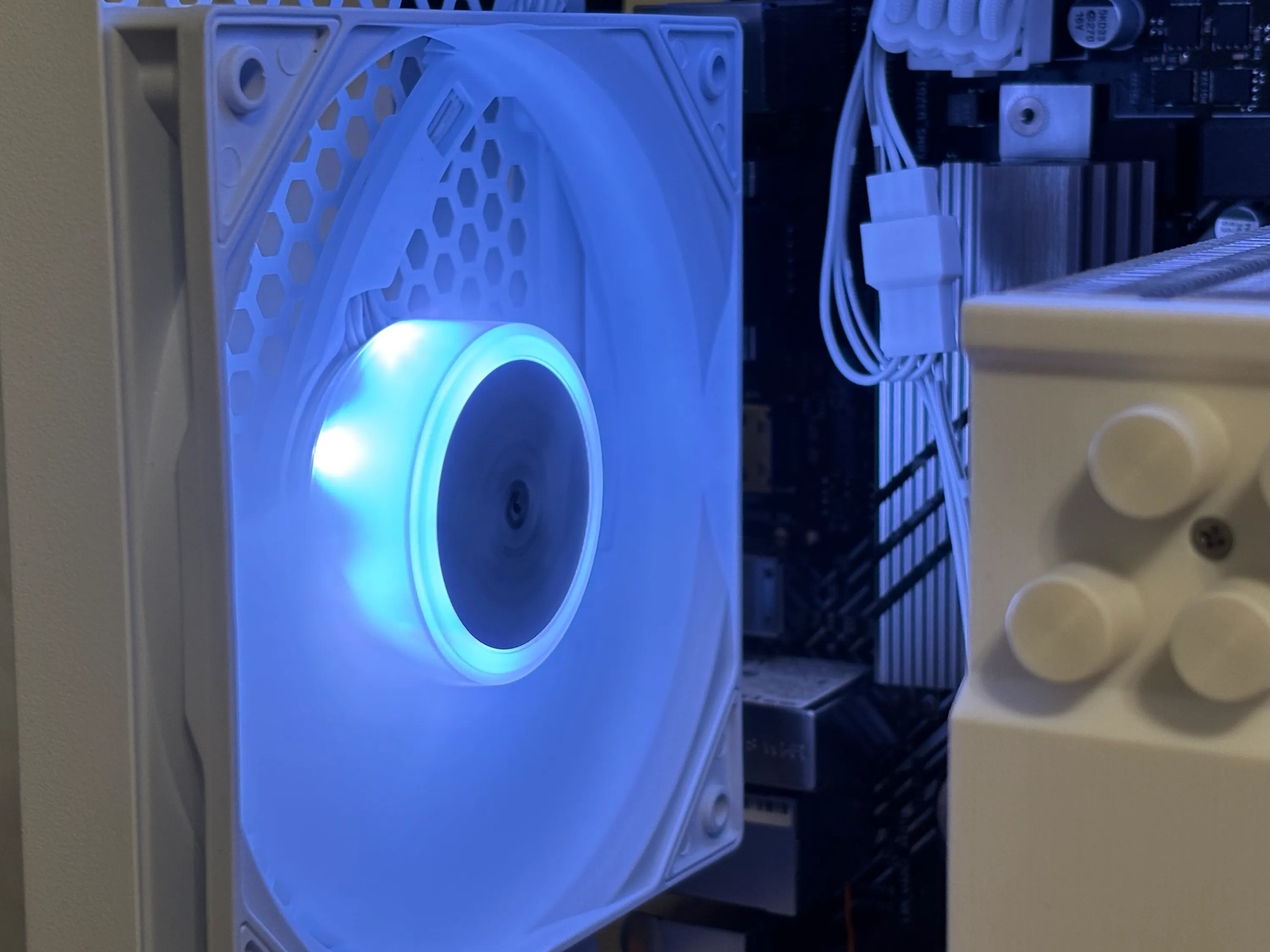 White RTX Fish Tank Gaming PC Wifi