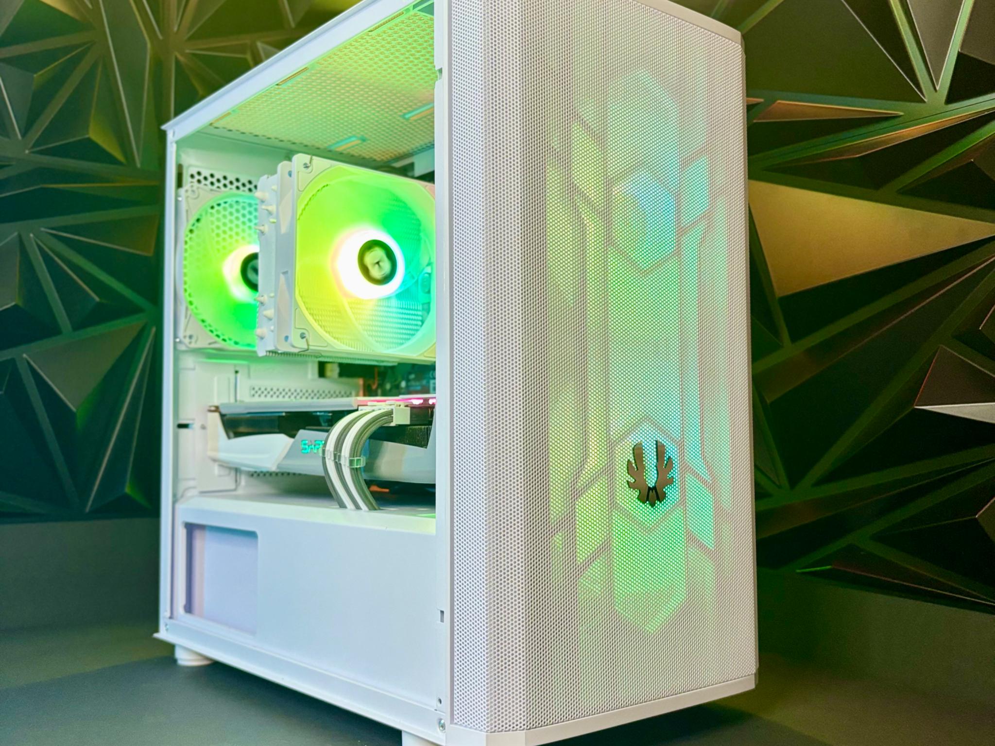 GAMING PC / RYZEN 5 / RX5700 XT / 16 GB RAM / 1 TB STORAGE