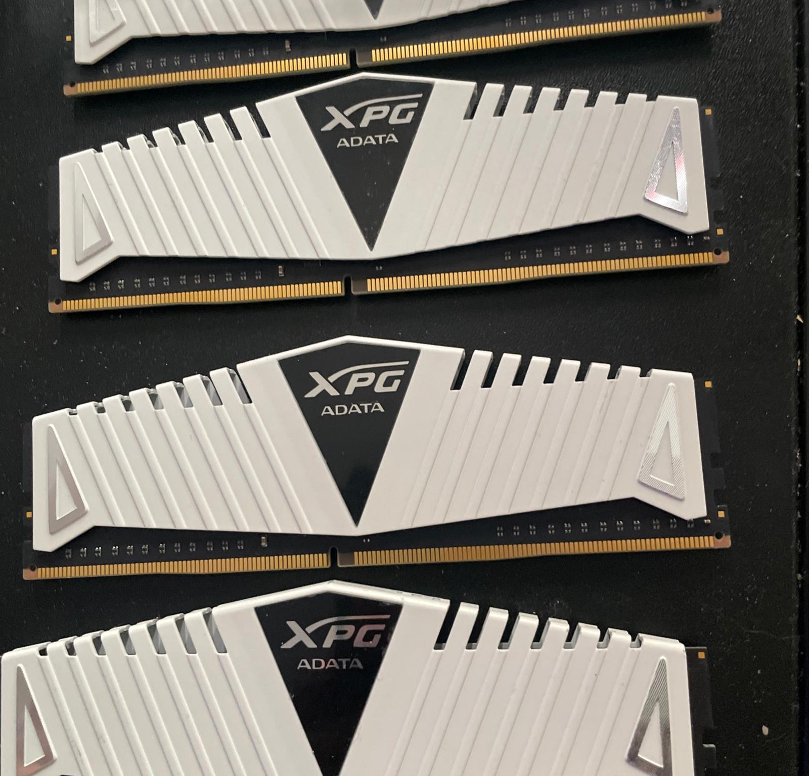 XPG ADATA 8gb 3200mhz DDR4 (4x8gb)