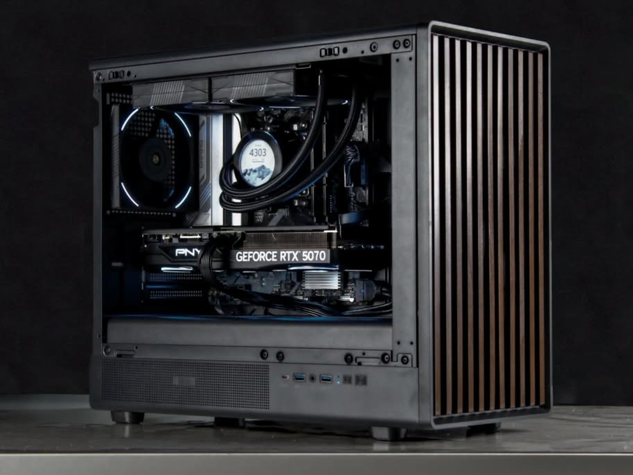 Simplistic Wood PC | RTX 5070 12GB, Ryzen 7 7700X, 32GB DDR5, 1TB NVMe, LCD AIO | Gaming PC