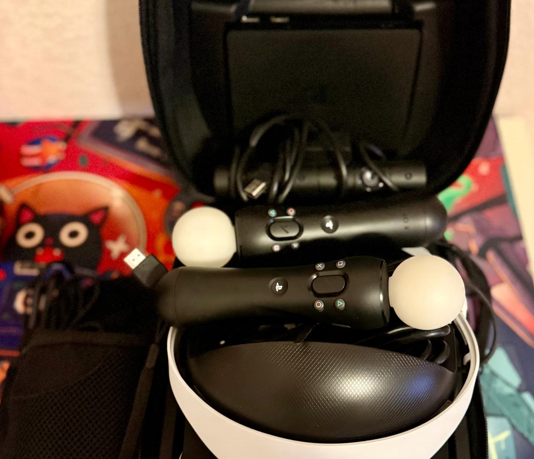 PSVR1 + 6 PS4 VR Games (CUH-ZVR2)