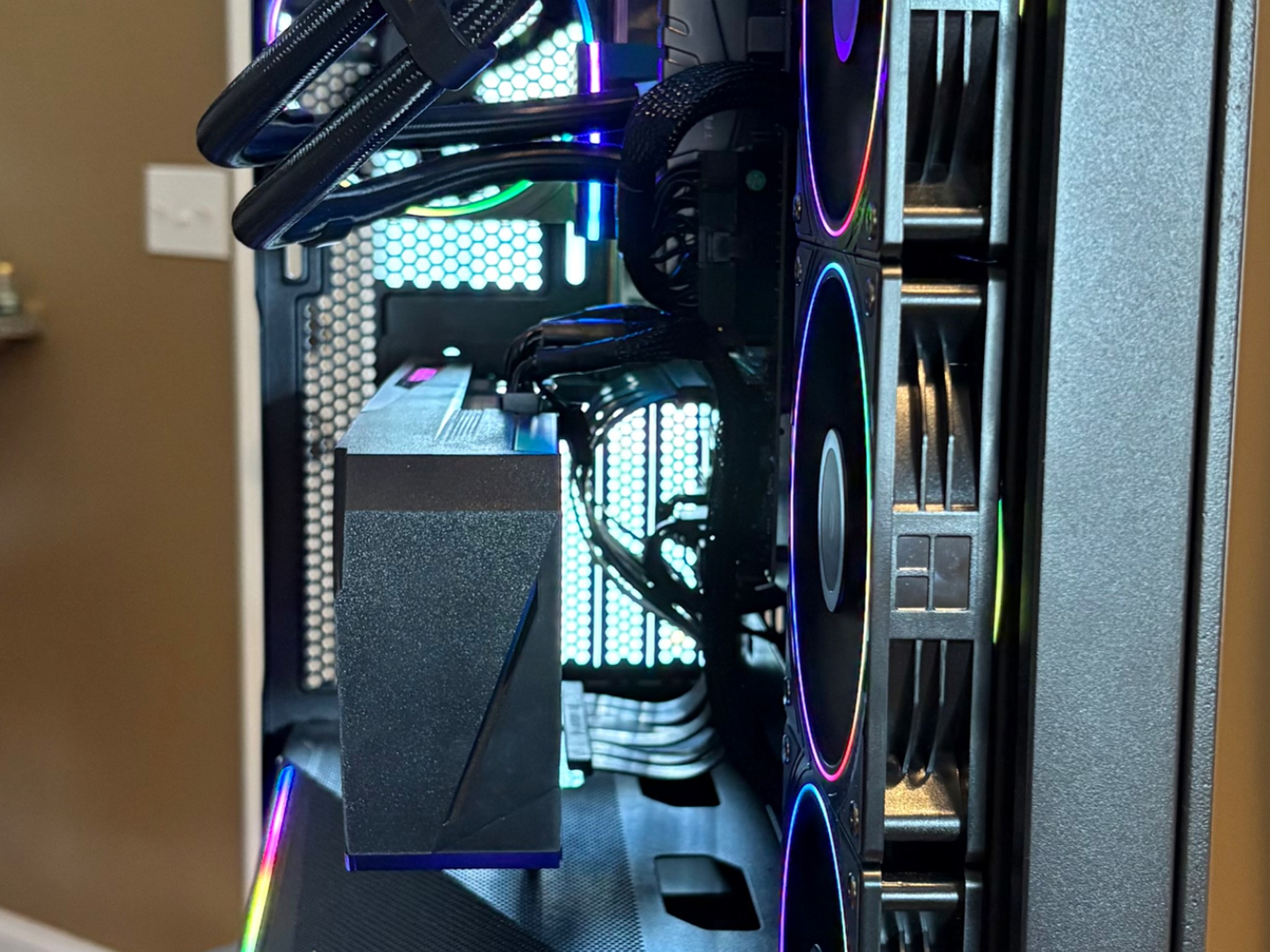 🥷STEALTH🥷 | I5 14600K | RTX 3060 TI | 16GB Ram | 2TB
