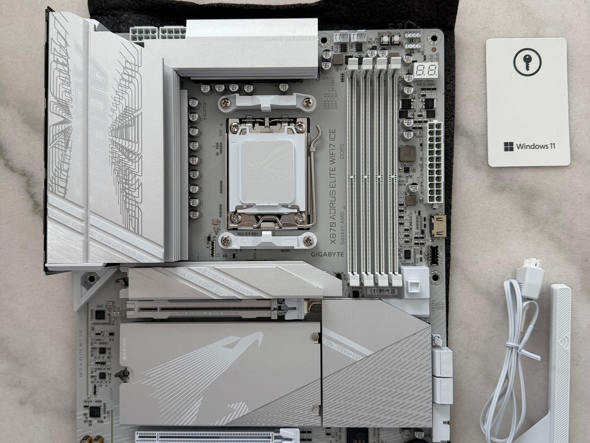 GIGABYTE X870 AORUS ELITE WIFI7 ICE AM5 with official window key