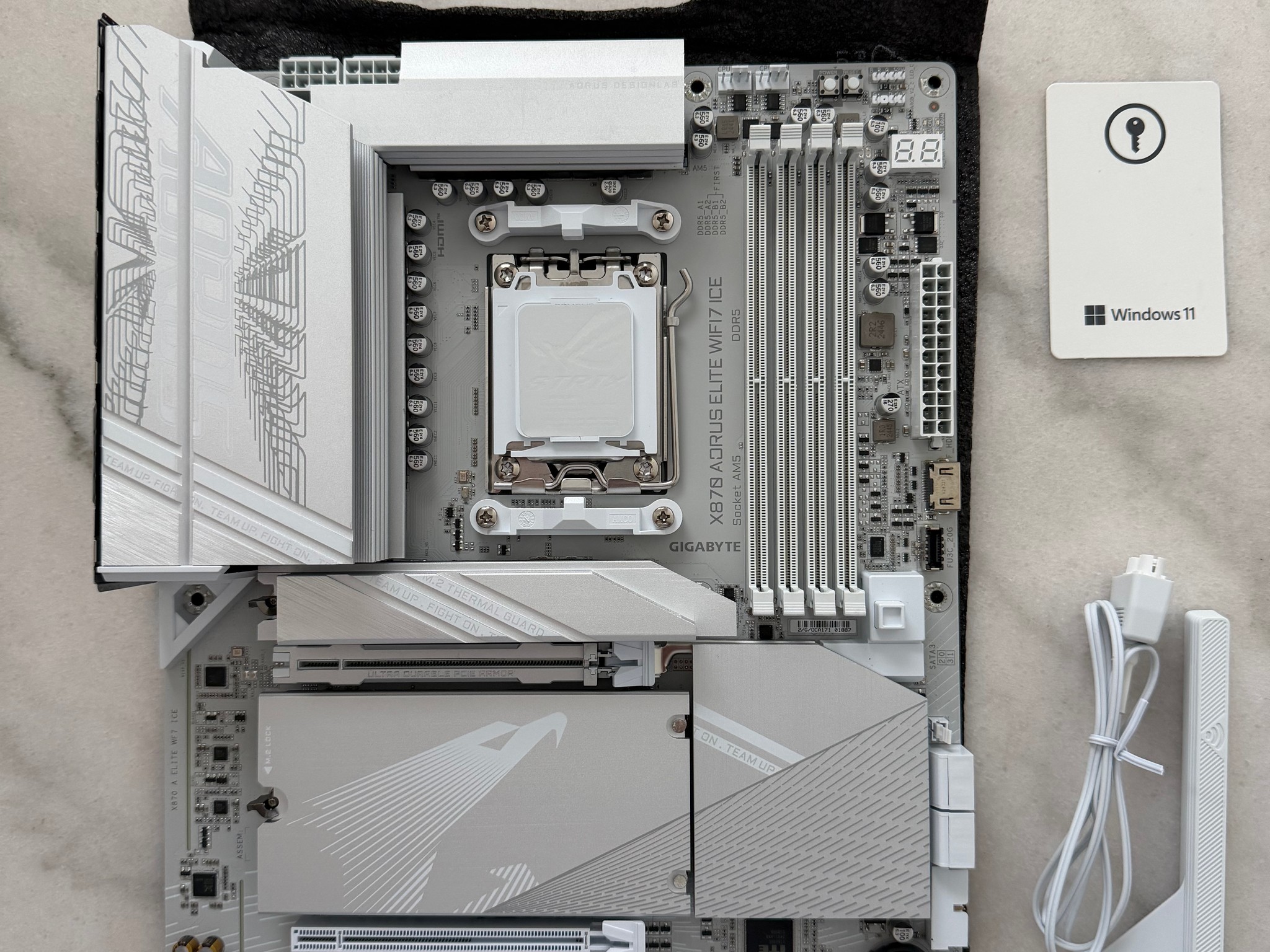 GIGABYTE X870 AORUS ELITE WIFI7 ICE AM5 with official window key