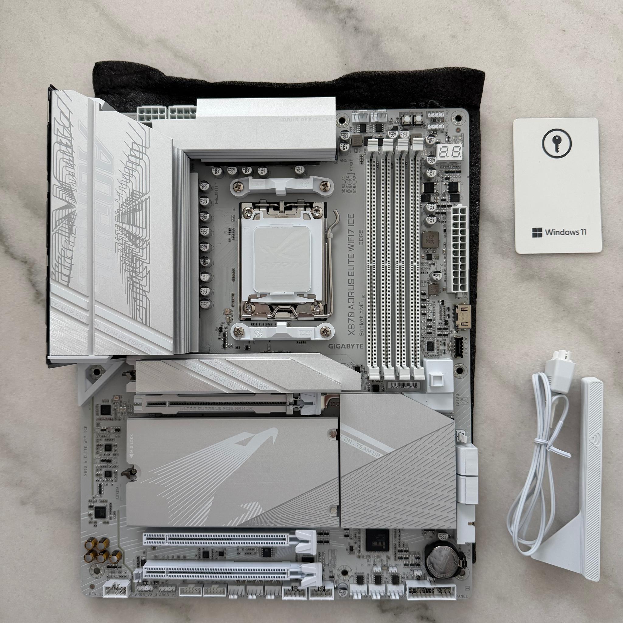 GIGABYTE X870 AORUS ELITE WIFI7 ICE AM5 with official window key