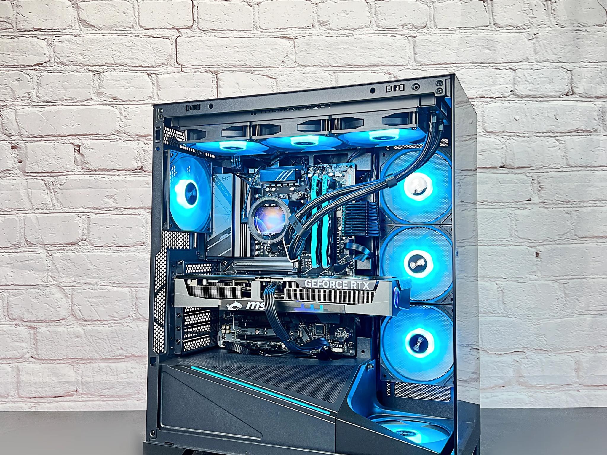 RTX 5070 TI  Ryzen 7800X3D 32GB DDR5 2TB M.2 Win 11 Pro