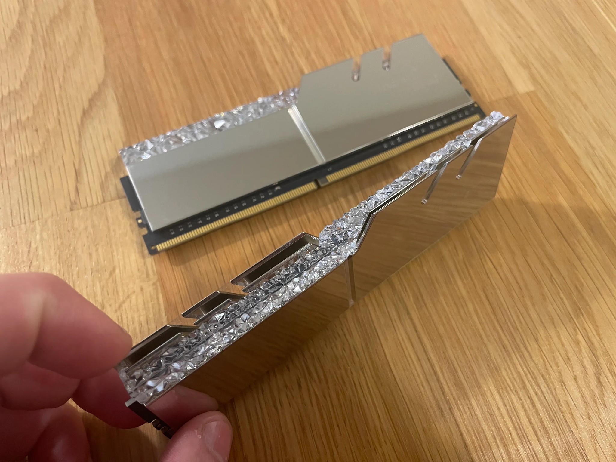 32GB - 4000Mhz - Gskill Trident Z Royal RGB DDR4 Ram