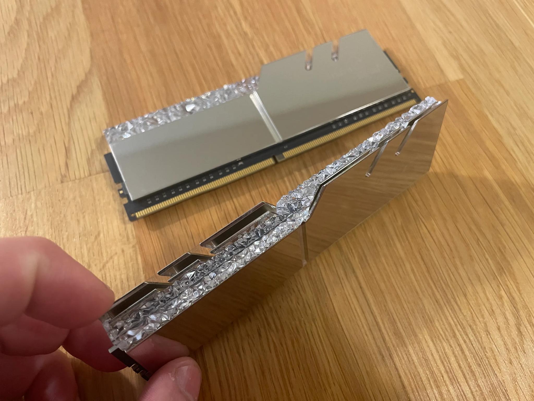 32GB - 4000Mhz - Gskill Trident Z Royal RGB DDR4 Ram