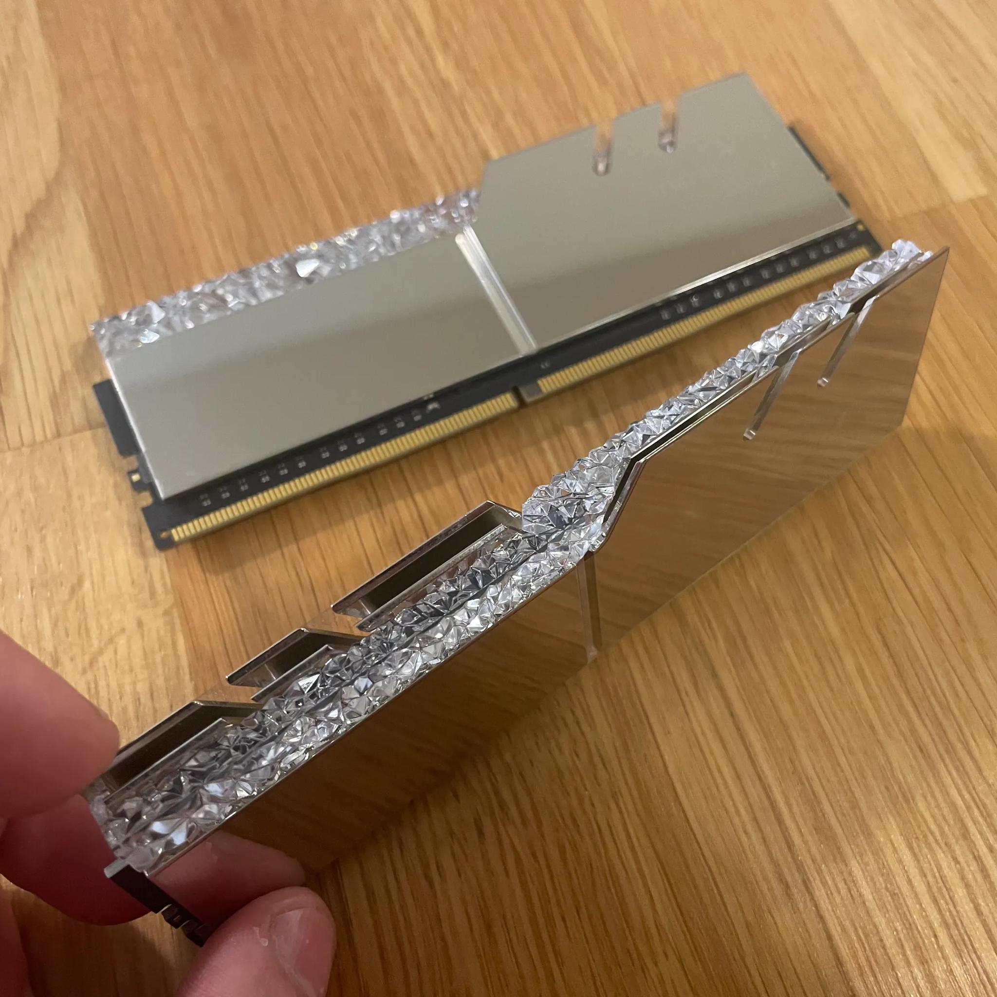 32GB - 4000Mhz - Gskill Trident Z Royal RGB DDR4 Ram