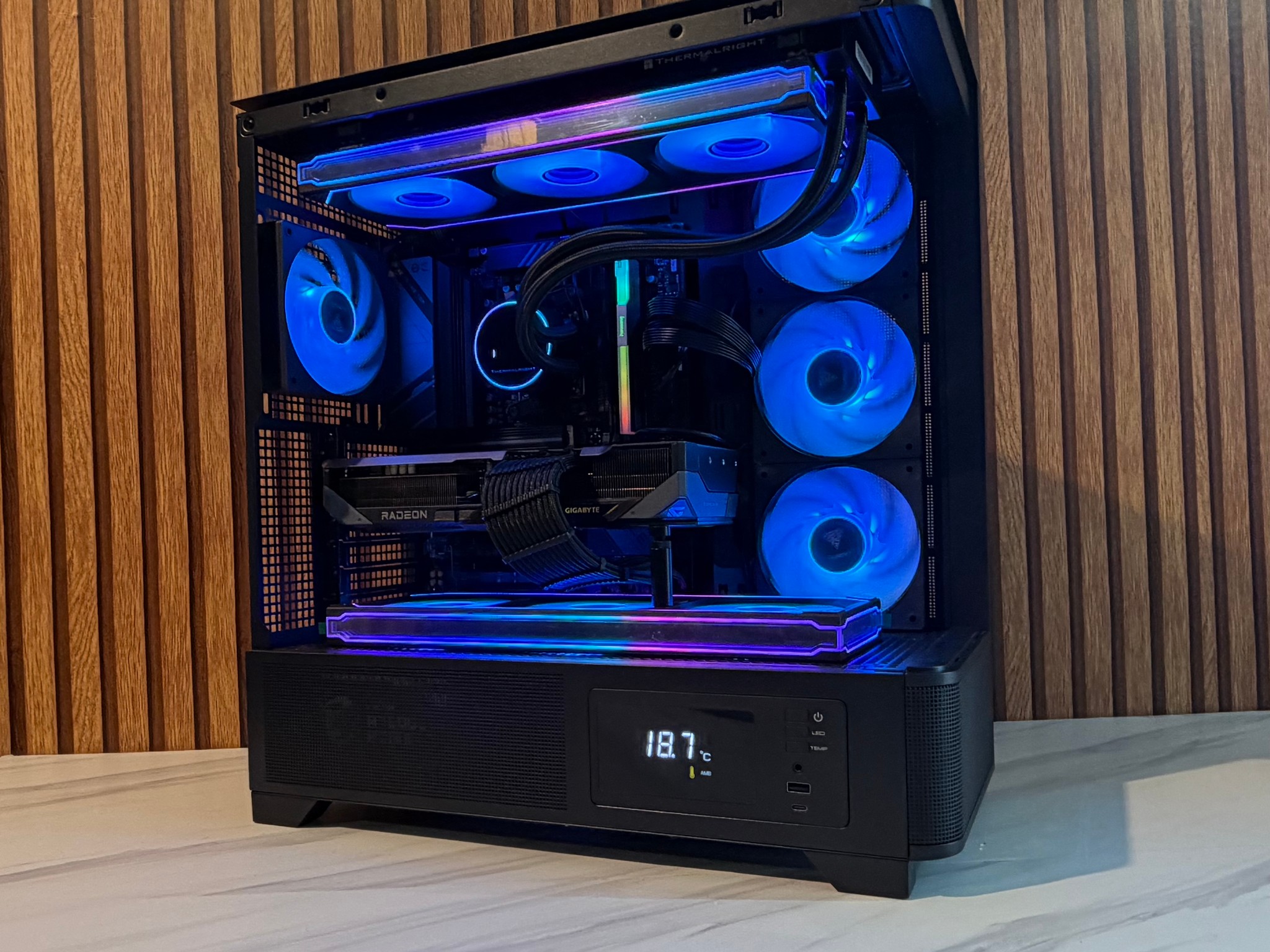 9070 XT 16GB | RYZEN 7 7700 | 1TB SSD | 750w | 360mm AIO