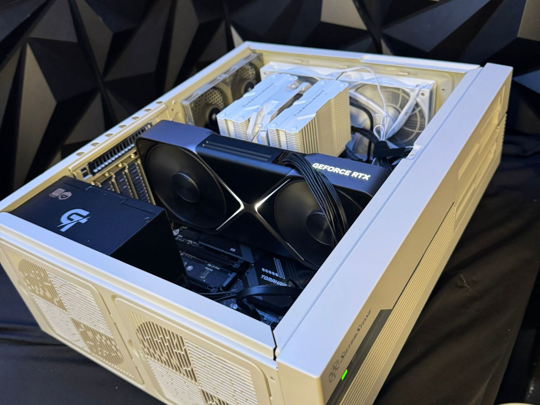 🍋‍🟩 The Limewire 🍋‍🟩 Ryzen 7 9800X3D| RTX 5080| 32 GB DDR5 | 4 TB NVMe