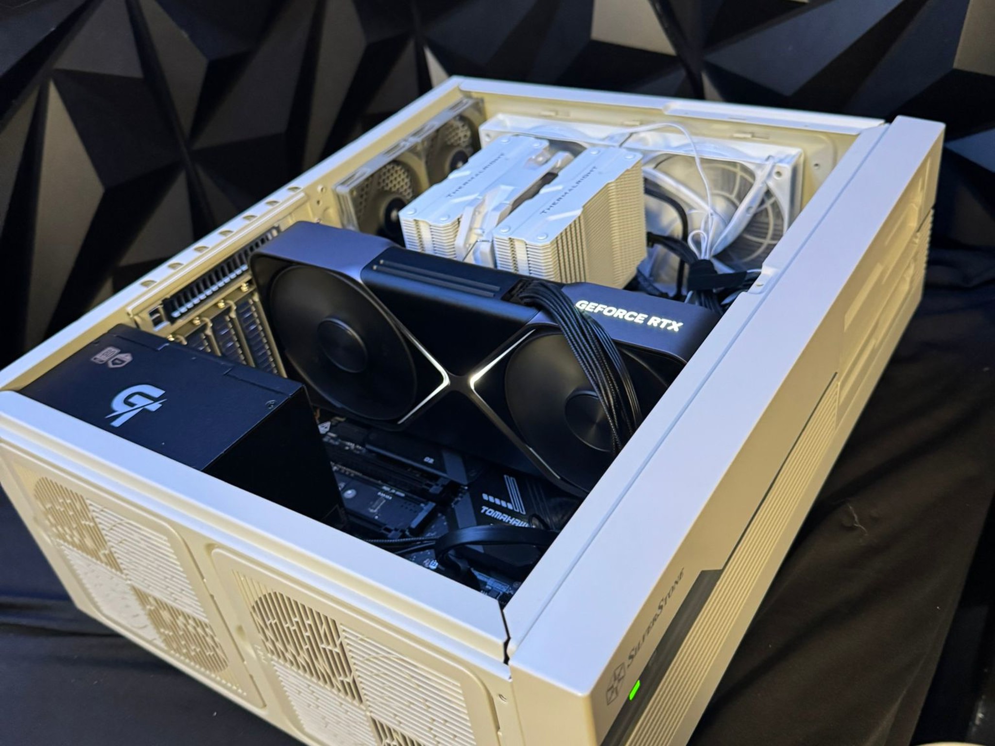 🍋‍🟩 The Limewire 🍋‍🟩 Ryzen 7 9800X3D| RTX 5080| 32 GB DDR5 | 4 TB NVMe