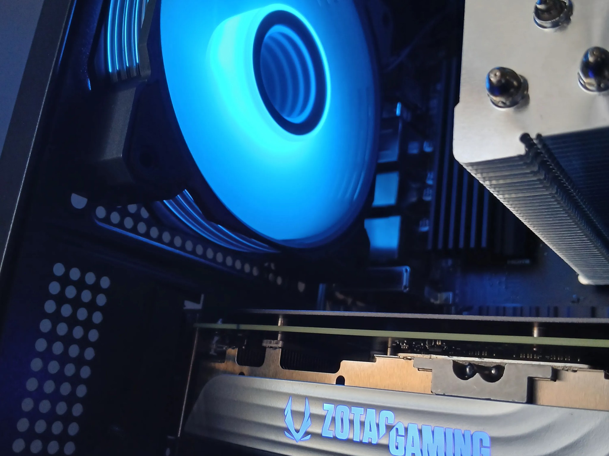 RTX 4060 Ti | Ryzen 7 5700X | 32GB RAM