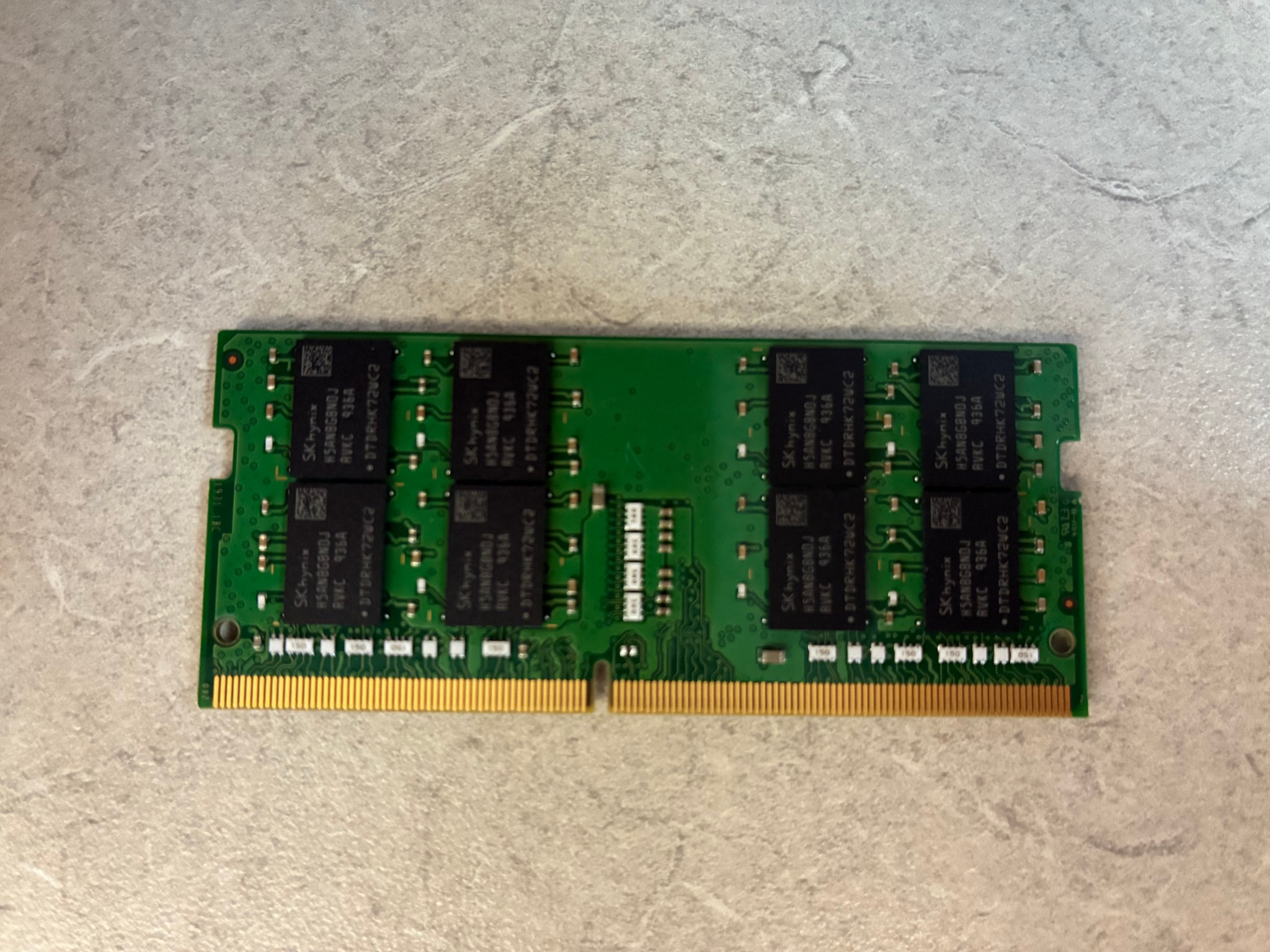 SK Hynix Single SODIMM 16GB DDR4