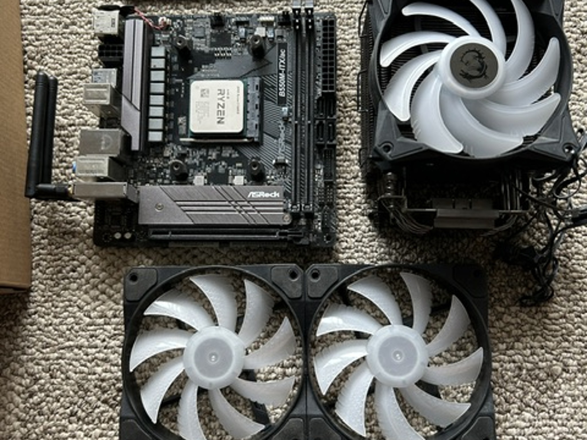 Ryzen 5 5600X / ASRock B550M-ITX/ac  / Cooler Master Hyper 212 Combo