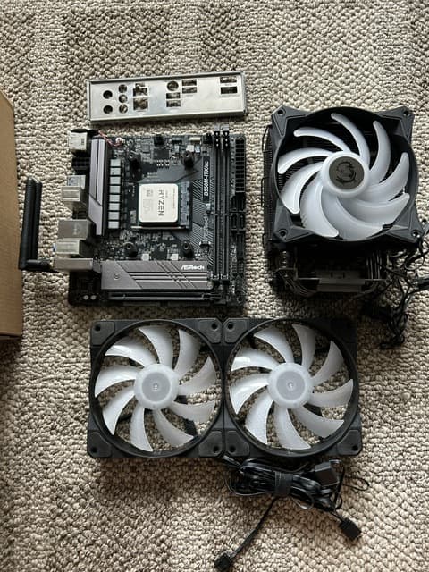 Ryzen 5 5600X / ASRock B550M-ITX/ac  / Cooler Master Hyper 212 Combo