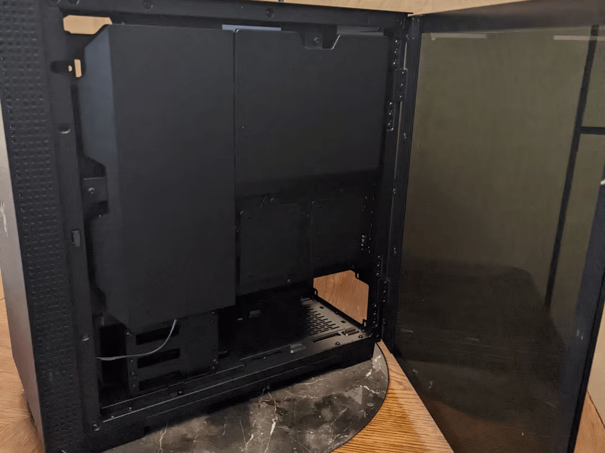 Open Box Like New Razer Tomahawk ATX Mid Tower