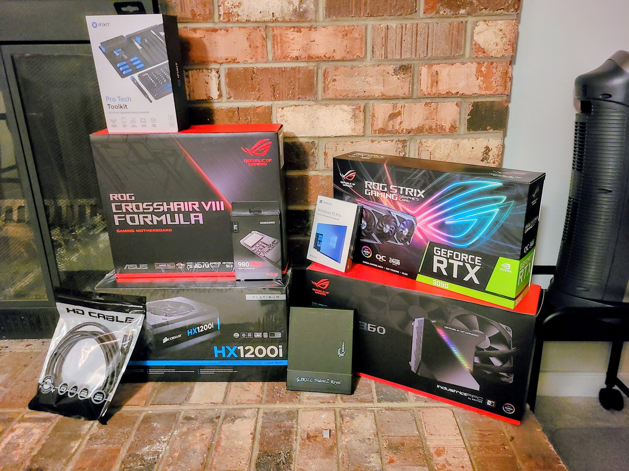 Ultimate ROG Enthusiast Build | Ryzen 9 5950X | ROG STRIX RTX 3090 24GB | 64GB Trident Z Royal