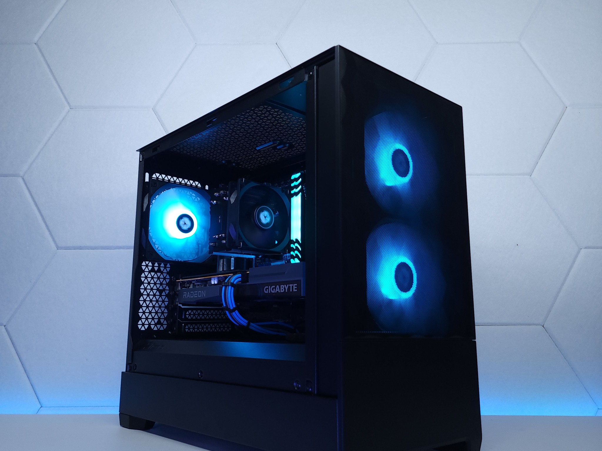 💙🖤1080p Gaming | RX 6600 | Core i3 12100F | 16GB 3200MHz | 1TB NVMe SSD