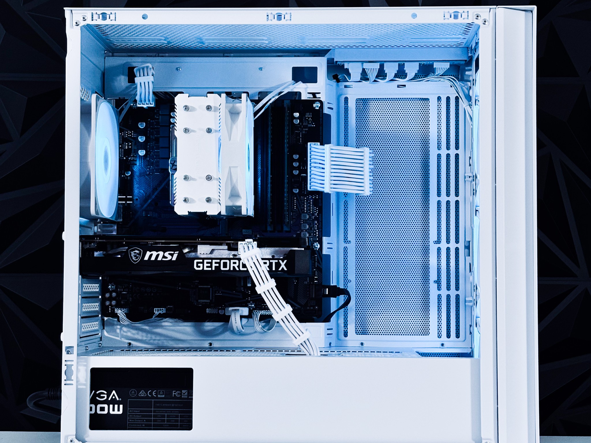 💙🤍 RTX 3060Ti / Ryzen 5 3600 / 16GB Gaming PC 🤍💙