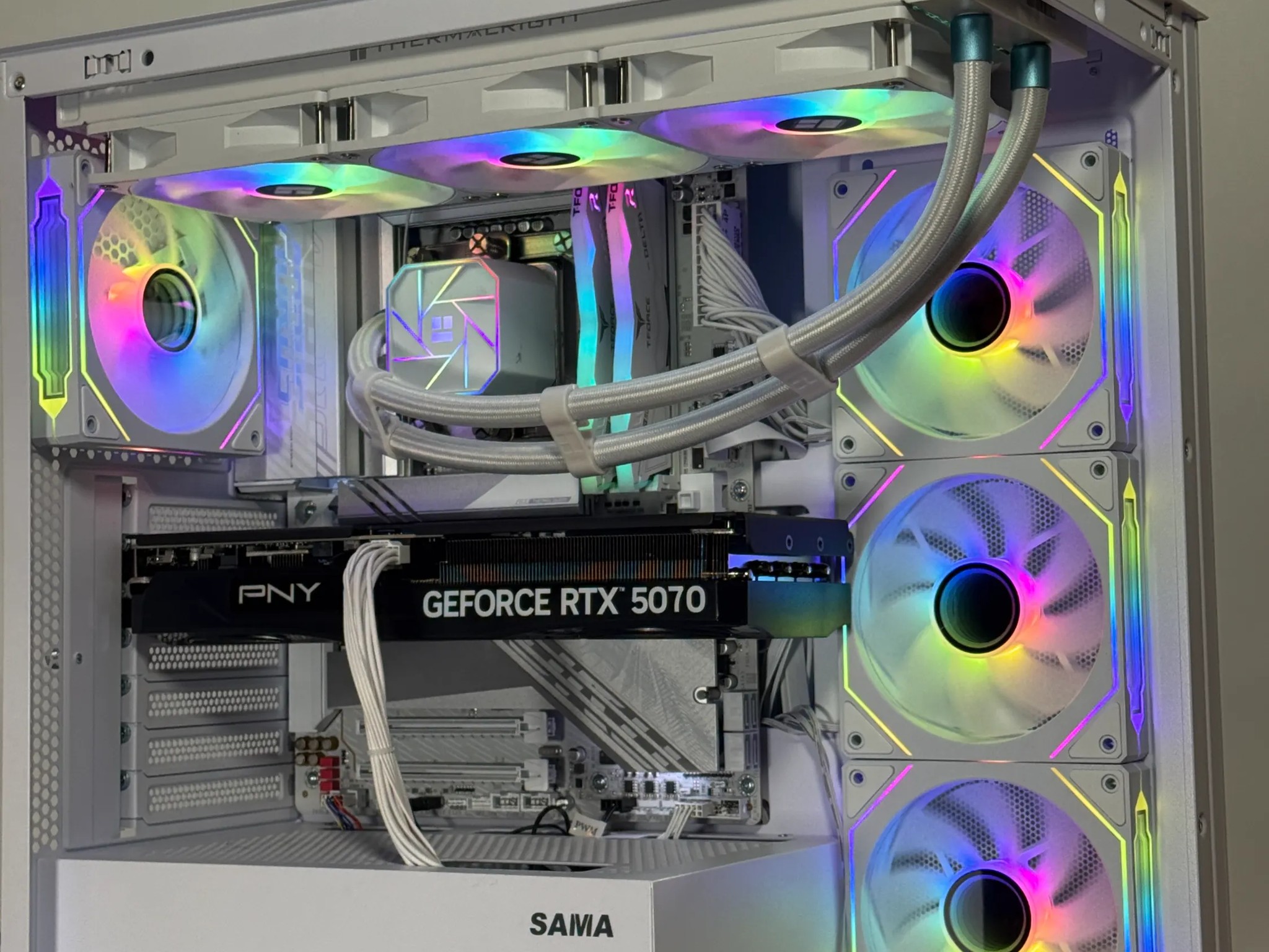 RTX 5070 Intel Core Ultra 7 265k Gaming PC