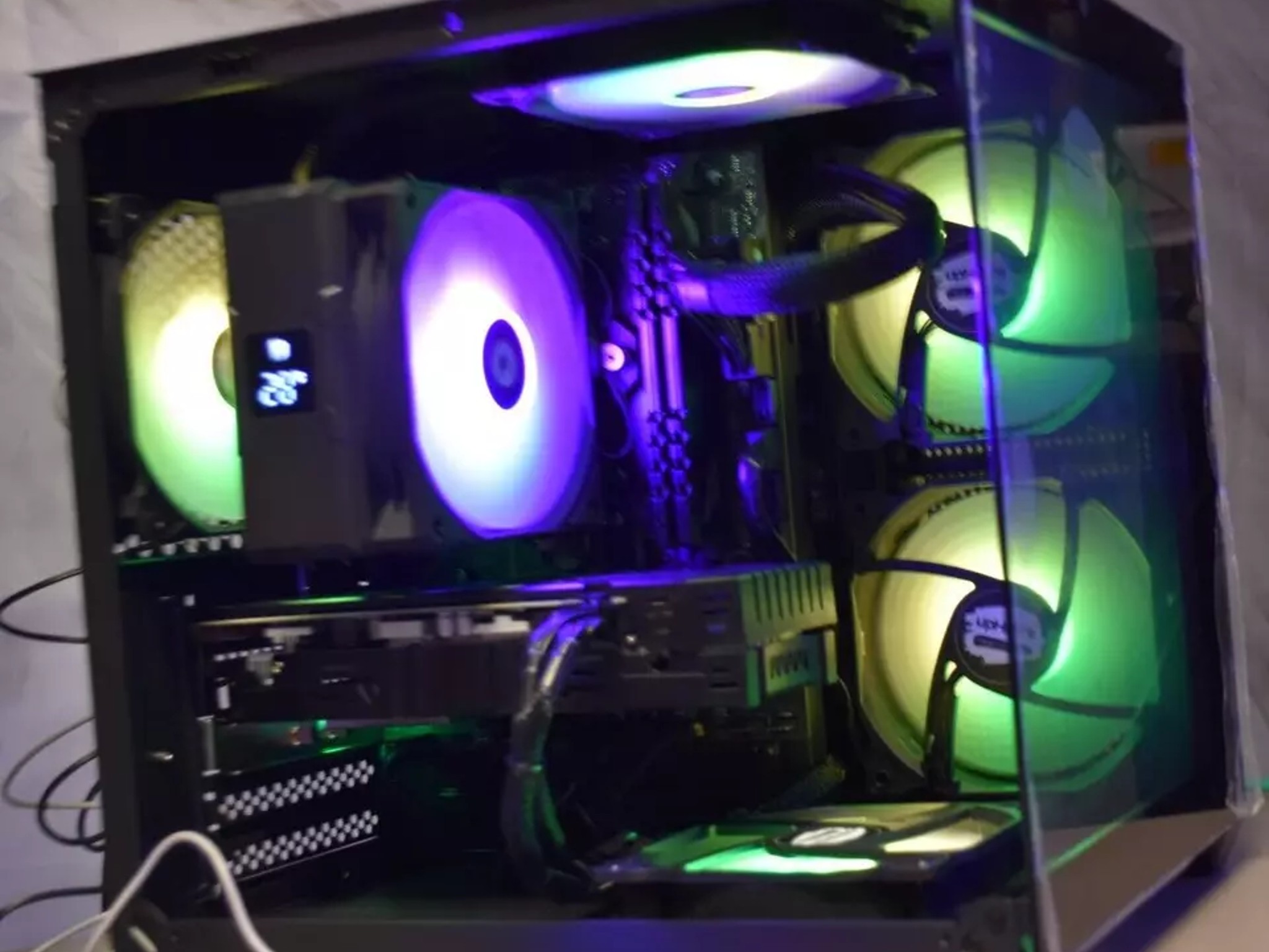 Desktop pc gaming RYZEN 5 3600 16GB RAM RX5500 8 GB NVME 1TB+1 TB HHD ALL RGB CONTROL
