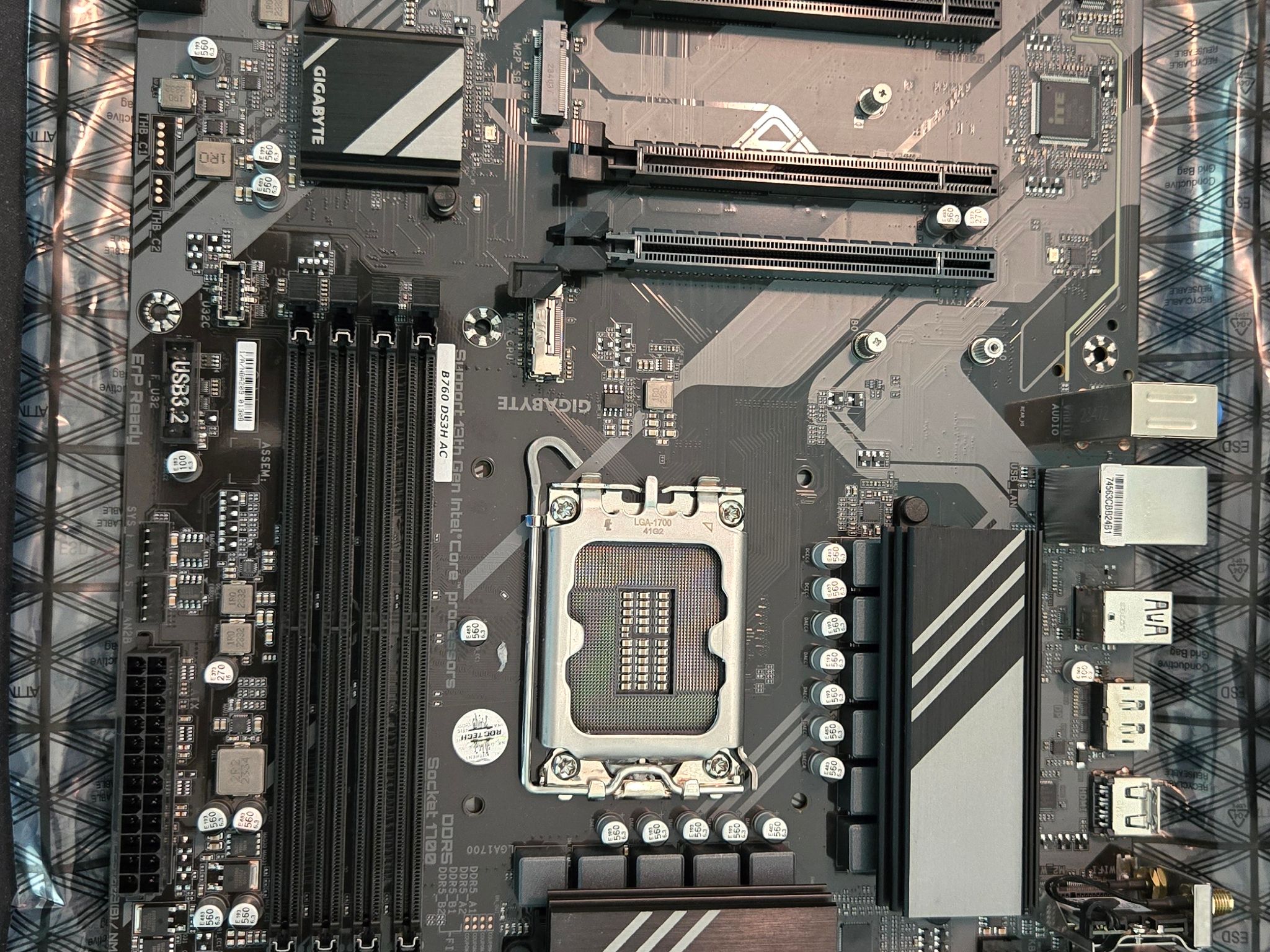 GIGABYTE B760 DS3H AC WIFI DDR5