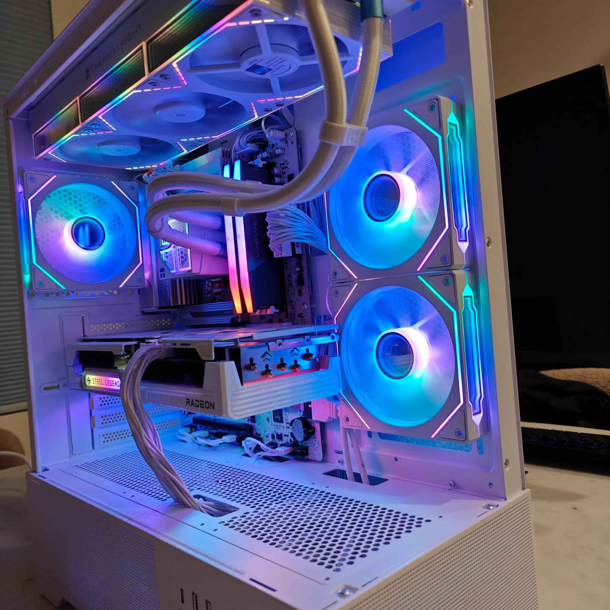 4K - 1440P - AMD Radeon RX 9070 XT - AMD Ryzen 7 9700X - 32GB DDR5 6000 RAM - 2TB SSD - White PC