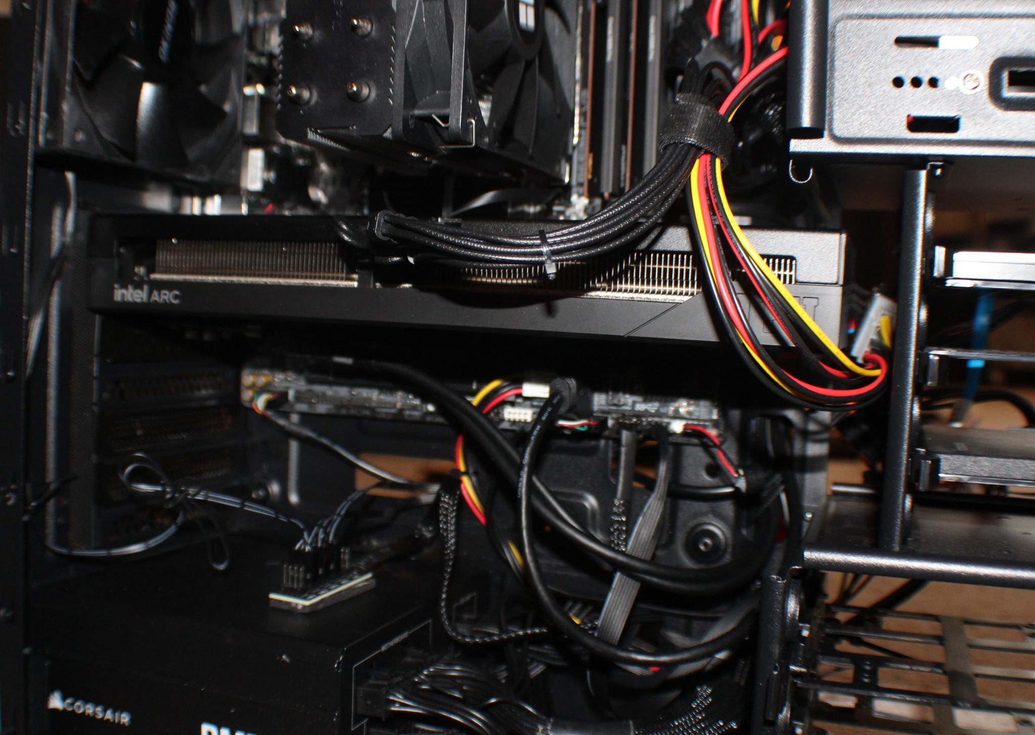Thermaltake / Ryzen 5 9600x / Intel B580