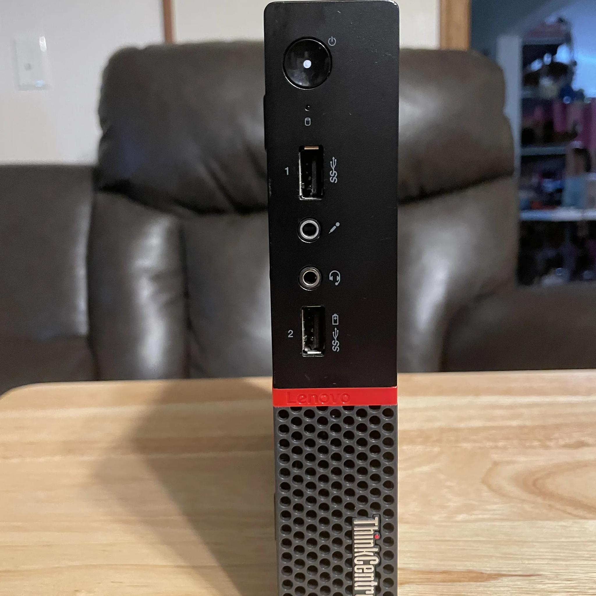 Lenovo ThinkCentre M715q Tiny