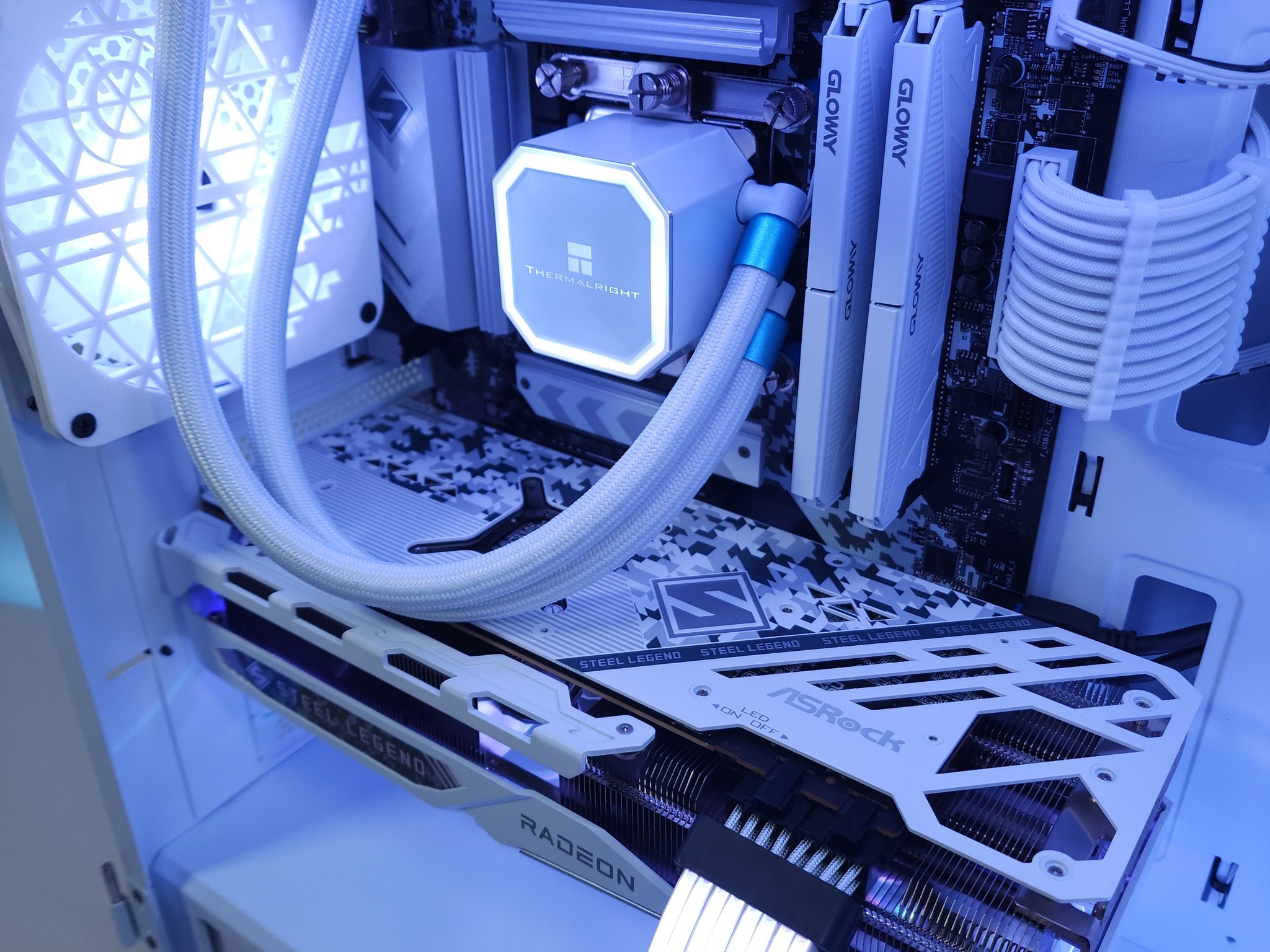 🤍🤍RX 7700XT | Core i5 12600K | 32GB 3200MHz | 1TB NVMe SSD Gen 4