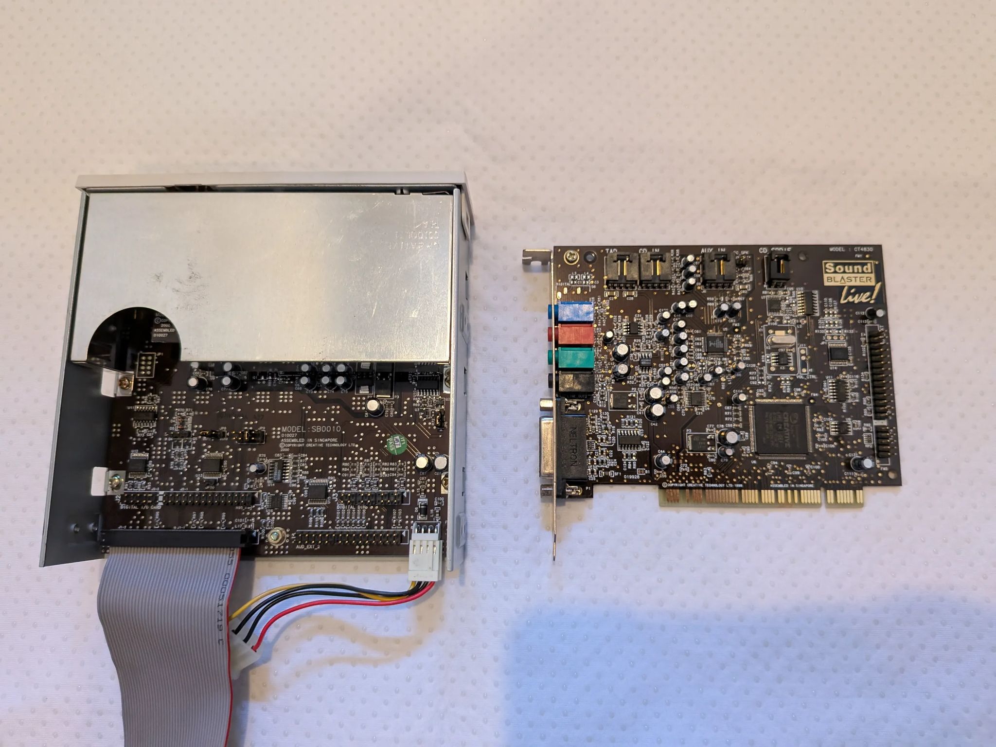 Sound Blaster Live! CT4830 sound card with Live! Drive IR SB0010 front panel