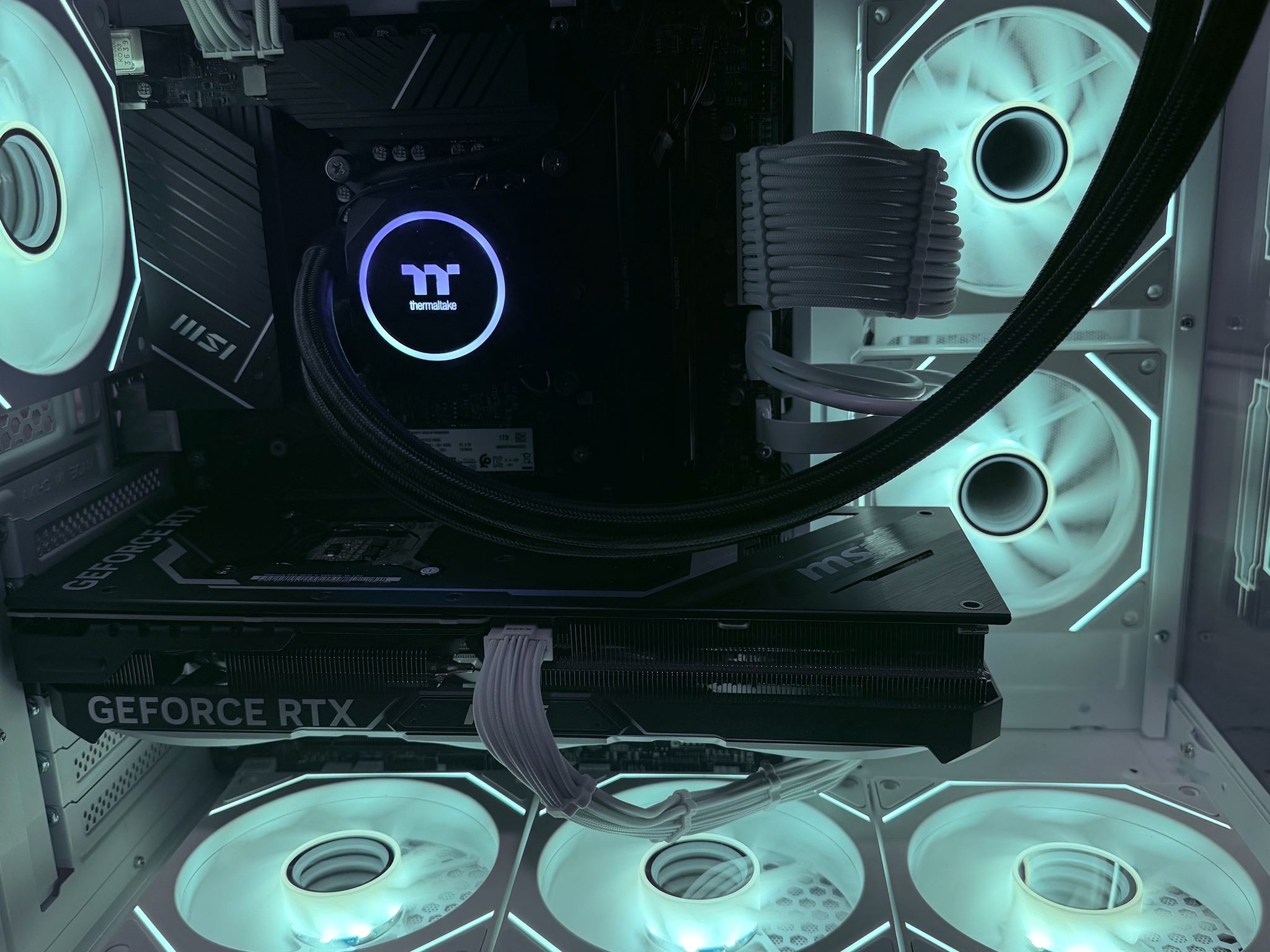 ❄️"Glacier Nova"❄️| 1440p Gaming | 4070 Ți | Intel i7 13700KF | 32GB Ram | 2tb NVMe SSD | WiFi