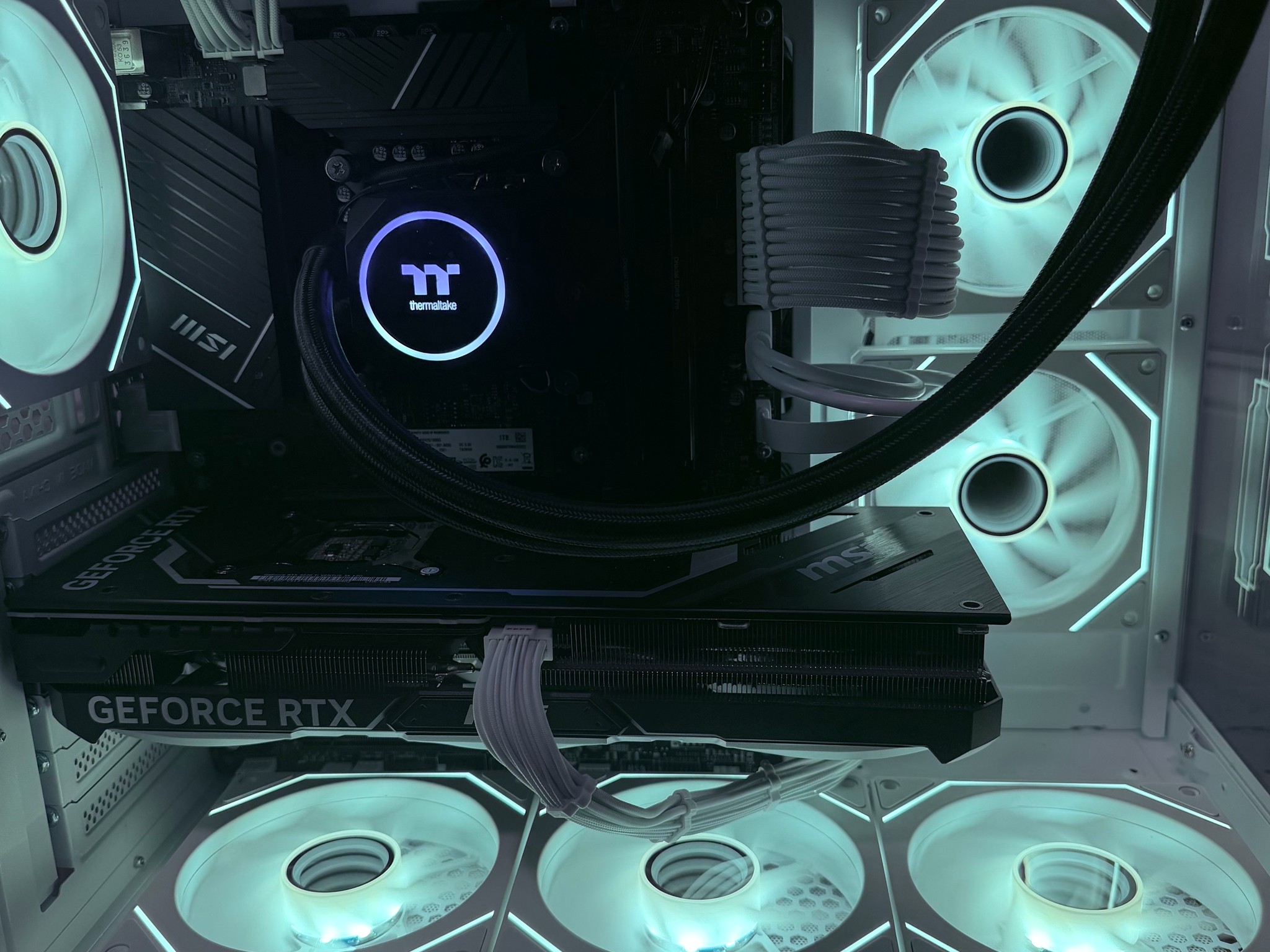 ❄️"Glacier Nova"❄️| 1440p Gaming | 4070 Ți | Intel i7 13700KF | 32GB Ram | 2tb NVMe SSD | WiFi