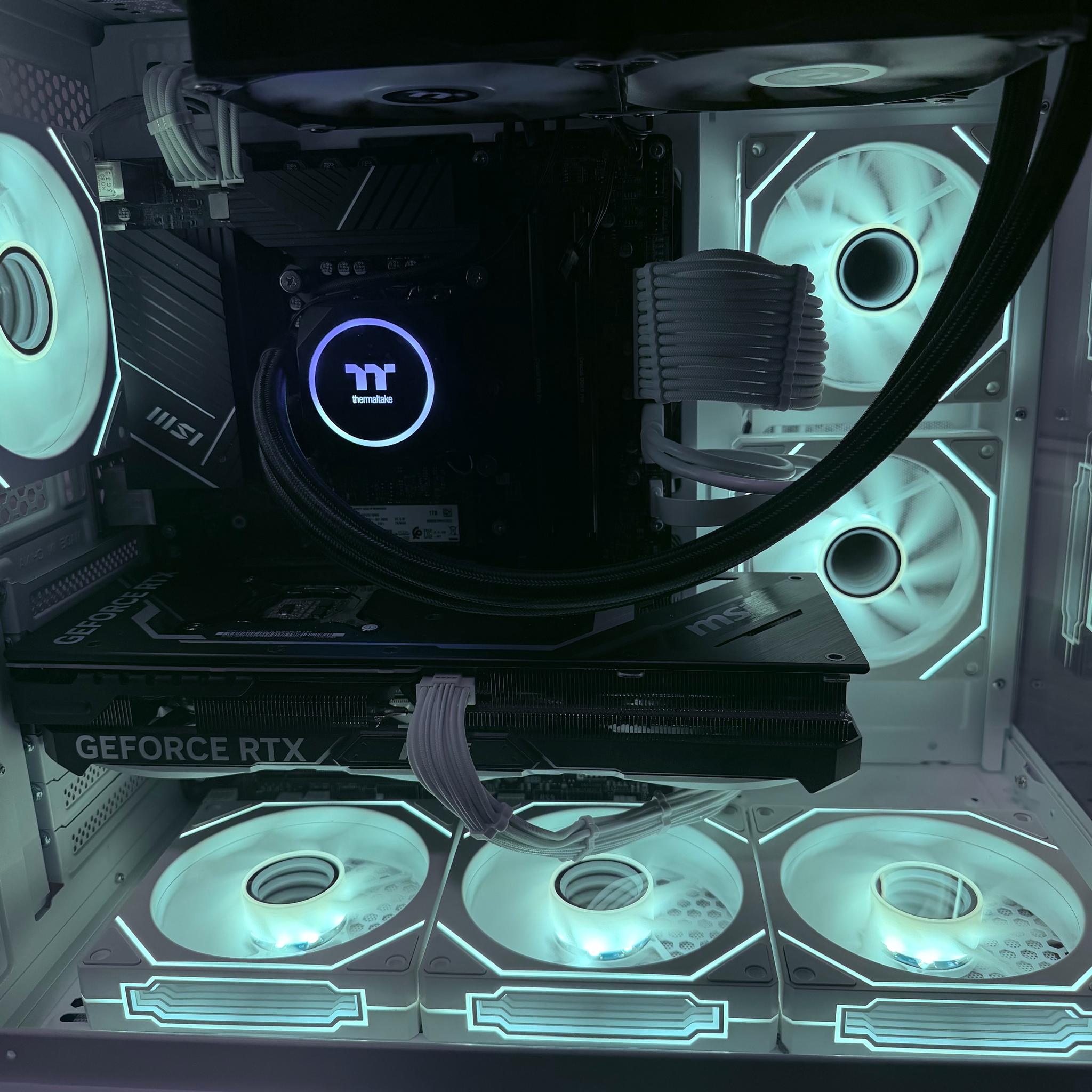 ❄️"Glacier Nova"❄️| 1440p Gaming | 4070 Ți | Intel i7 13700KF | 32GB Ram | 2tb NVMe SSD | WiFi