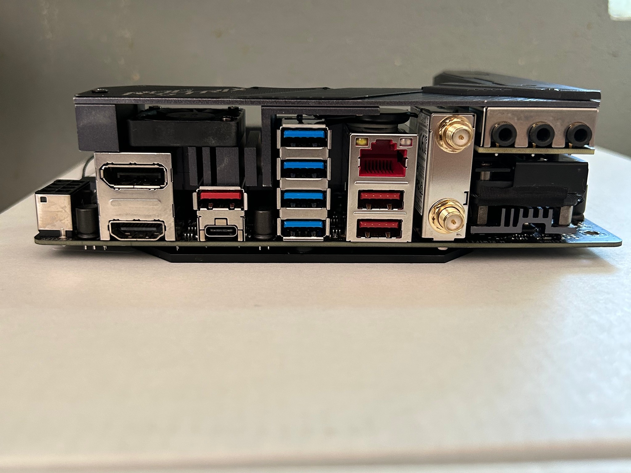 ASUS ROG Strix X570-I Gaming AM4 AMD X570 Mini ITX AMD Motherboard