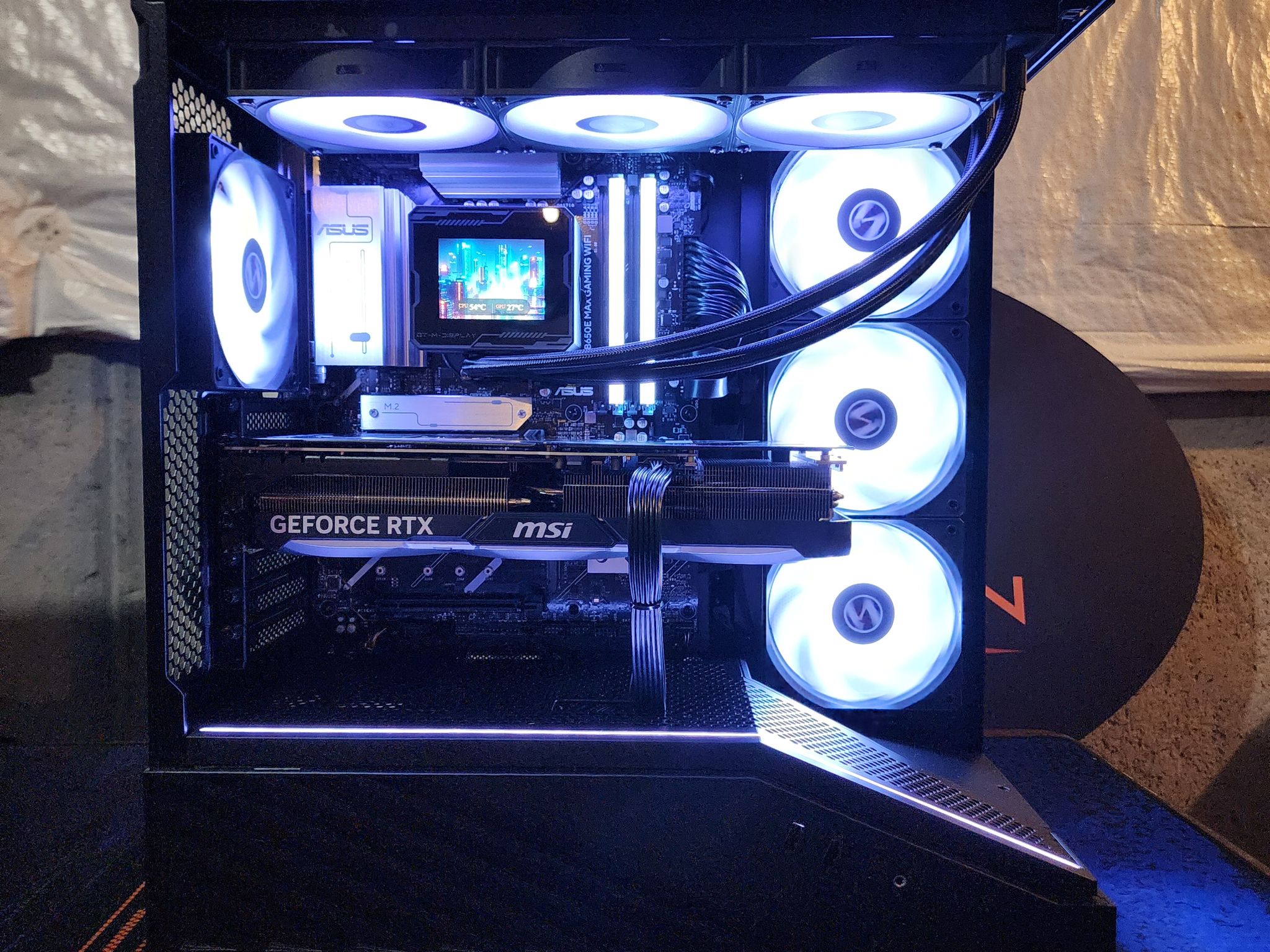 RTX 4080 SUPER / Ryzen 7 7800X3D / 32GB DDR5 RAM / 2TB NVMe