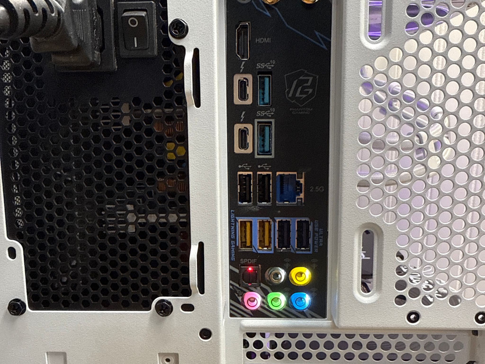 White Warrior 1440/4K  265k/RTX 5070 Ti/2TB nvm/32g DDR5/360mm AIO/850watt psu