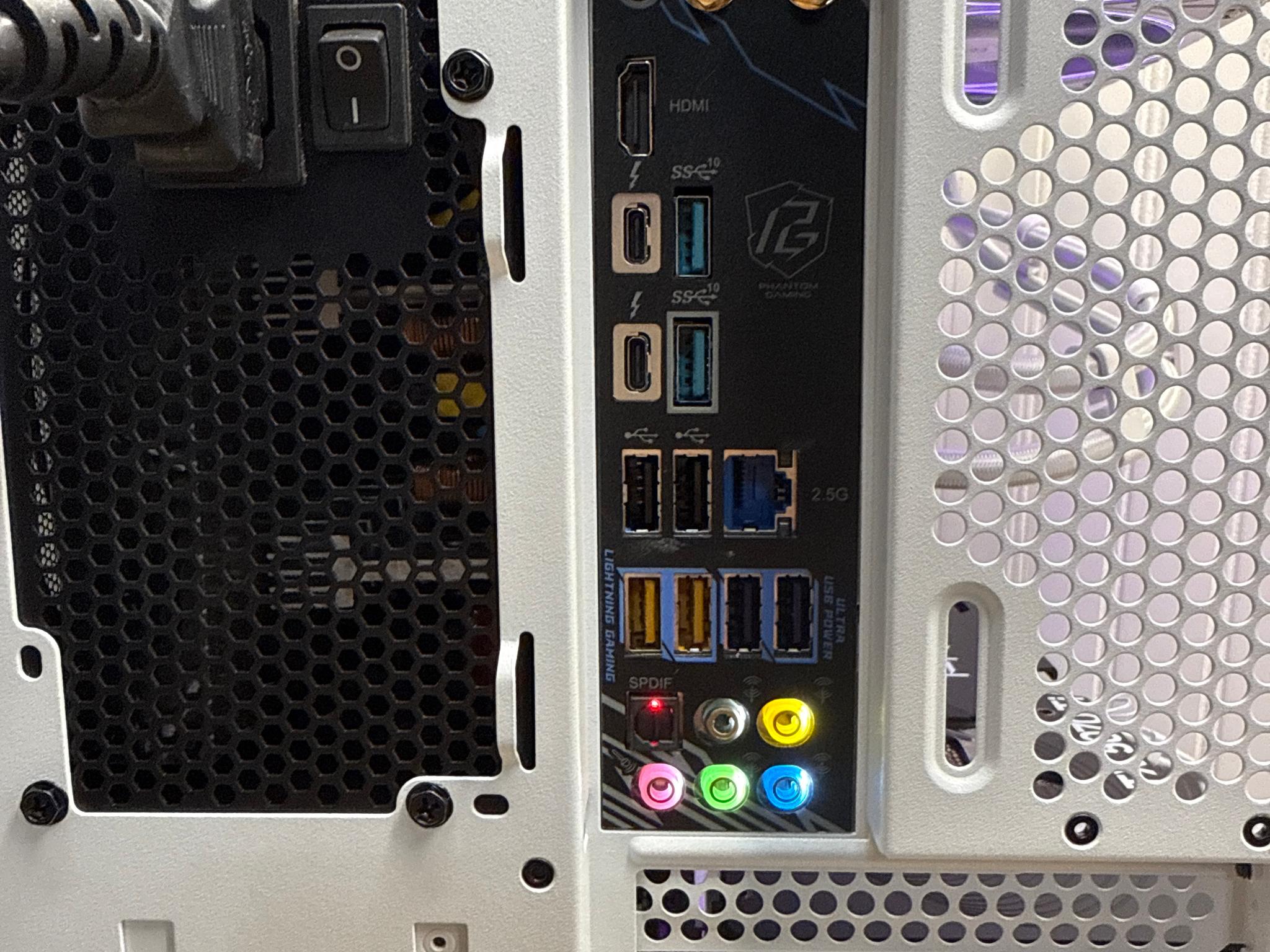 White Warrior 1440/4K  265k/RTX 5070 Ti/2TB nvm/32g DDR5/360mm AIO/850watt psu