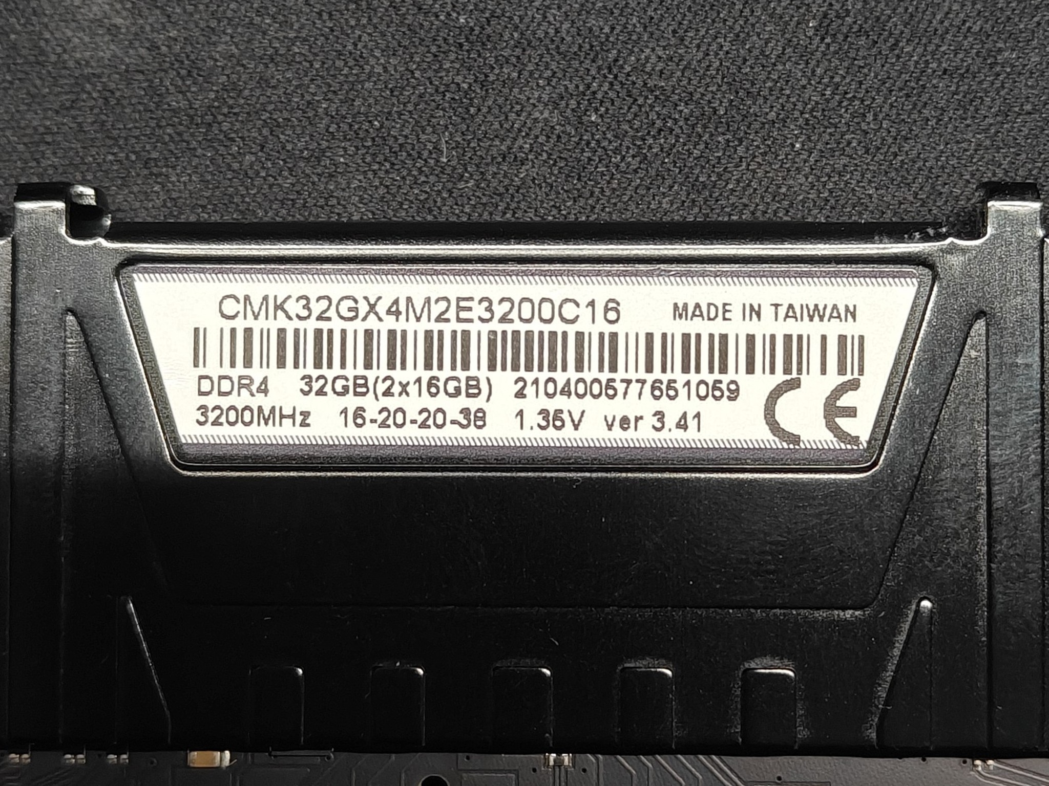 CORSAIR VENGEANCE LPX 32GB (2x16GB) DDR4 3200MHz CL16 Dual-Channel RAM Kit