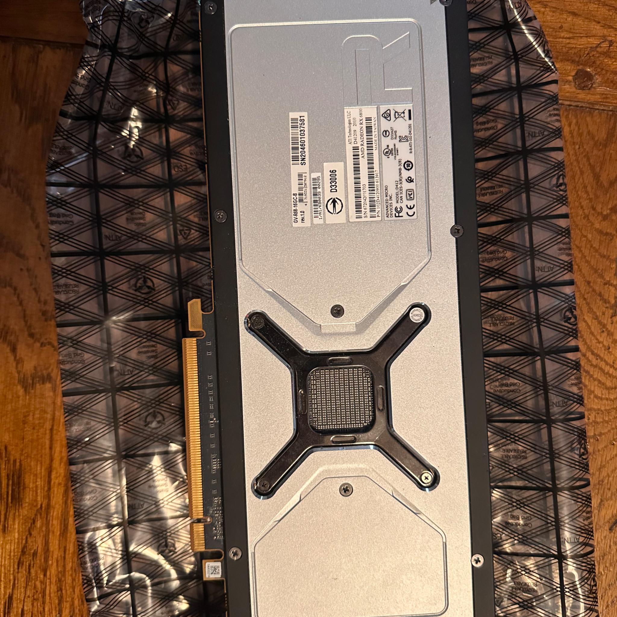 Radeon™ RX 6800 16G Reference Card