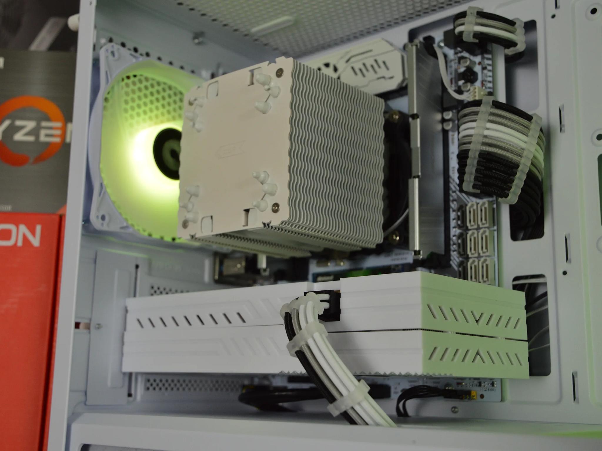 🟣❄️| RX 580 8GB | INTEL XEON E5 2670 V3 | 32GB DDR4 RAM | 1TB NVME SSD | Royal Blizzard |