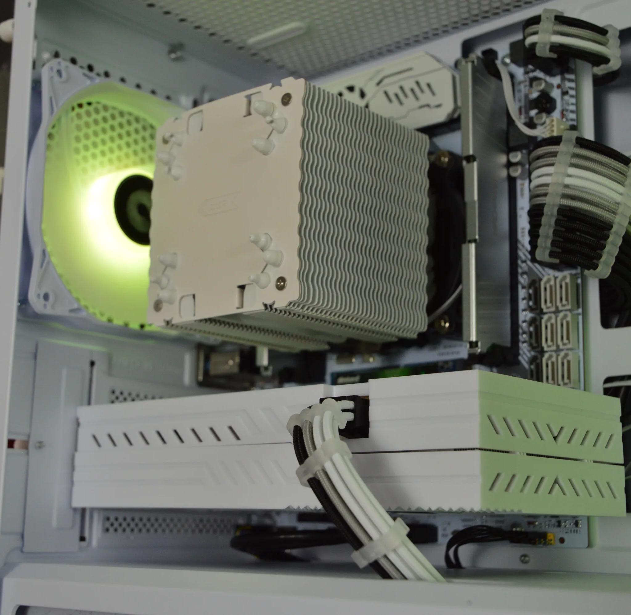 🟣❄️| RX 580 8GB | INTEL XEON E5 2670 V3 | 32GB DDR4 RAM | 1TB NVME SSD | Royal Blizzard |