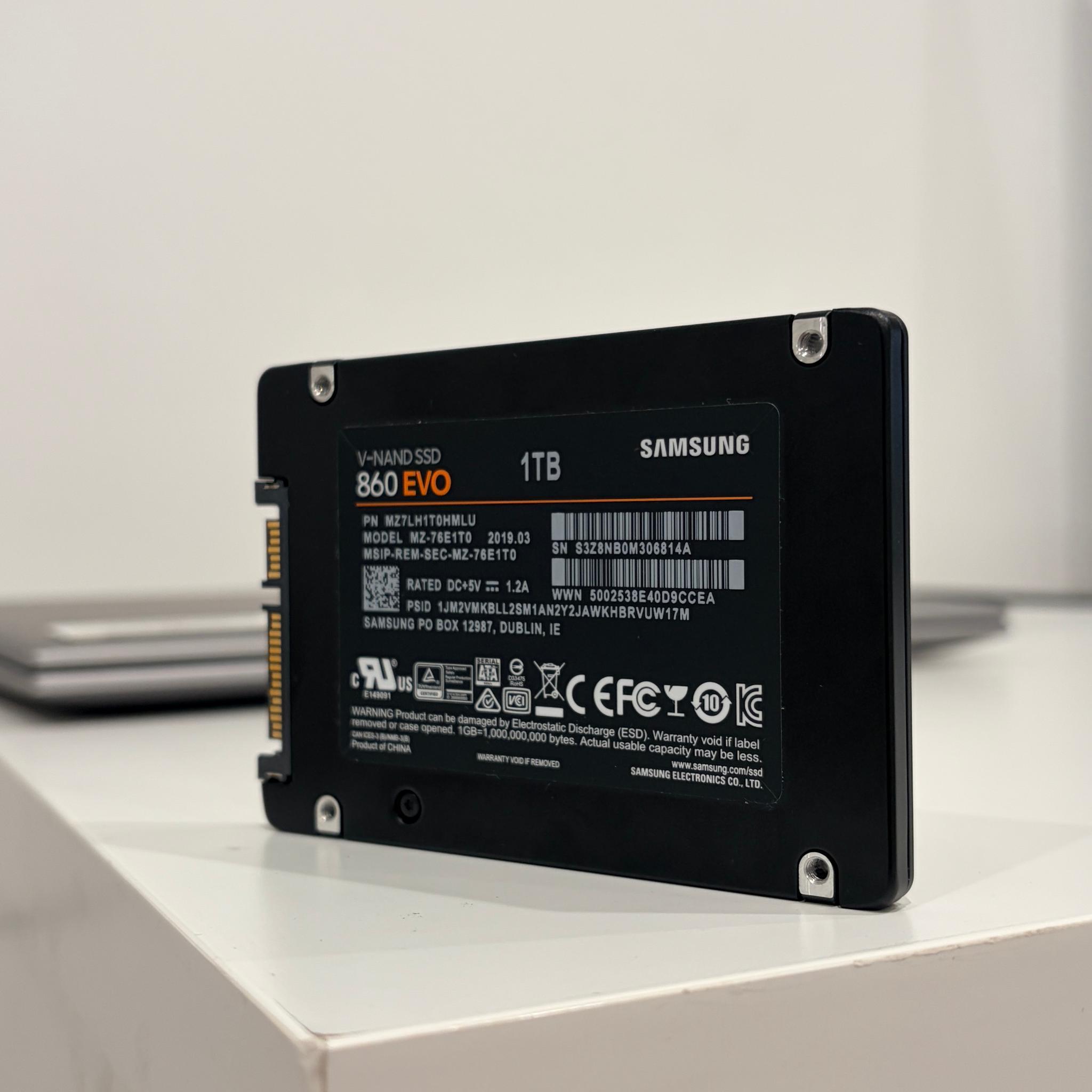 Samsung EVO 860 1 TB SATA III SSD 6 Gbps