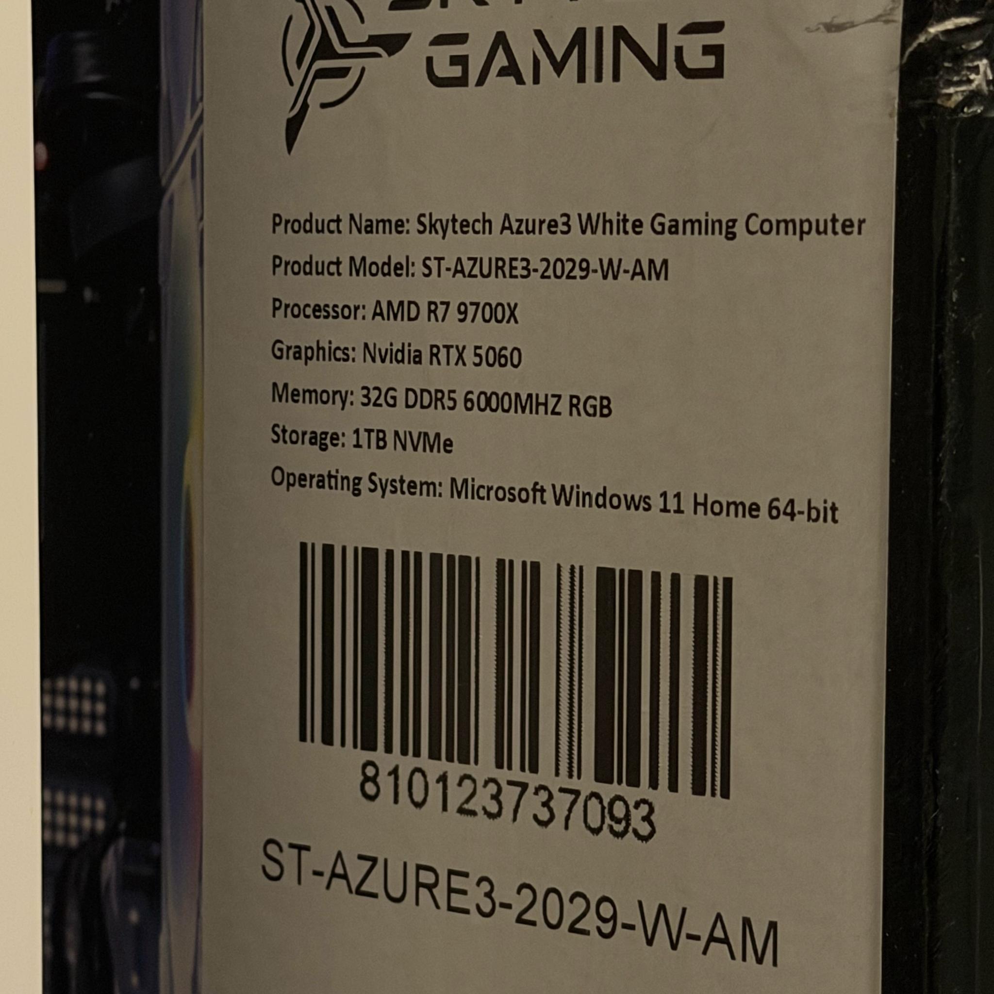 Skytech Gaming Azure 3, RTX 5060, AMD 9700X, AIO Liquid Cooling, 32 GB DDR5 RAM, 1TB NVMe SSD