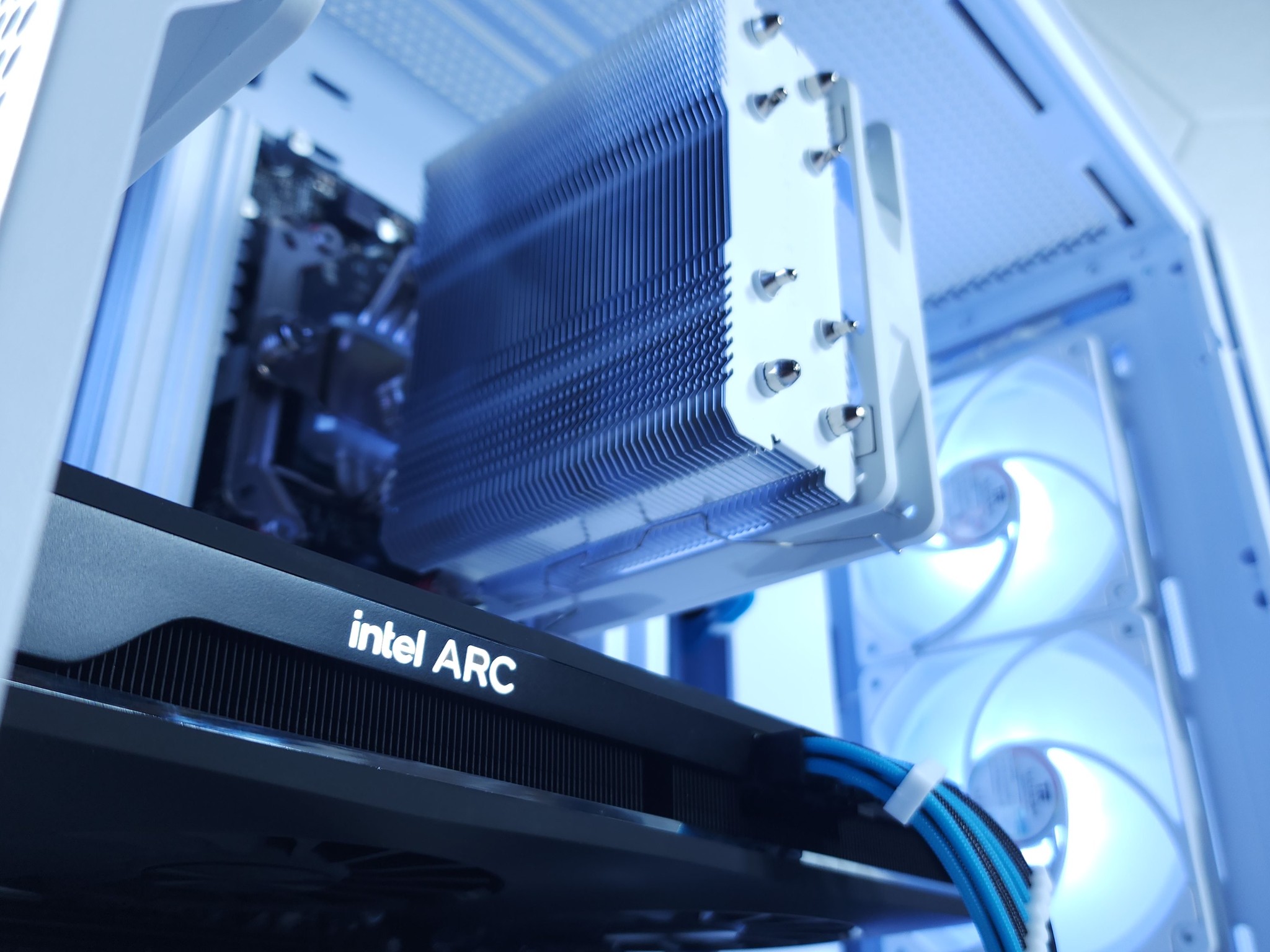 🤍🤍1080p Gaming | ARC A750 | Ryzen 5 5500 | 32GB 3200MHz | 1TB NVMe SSD