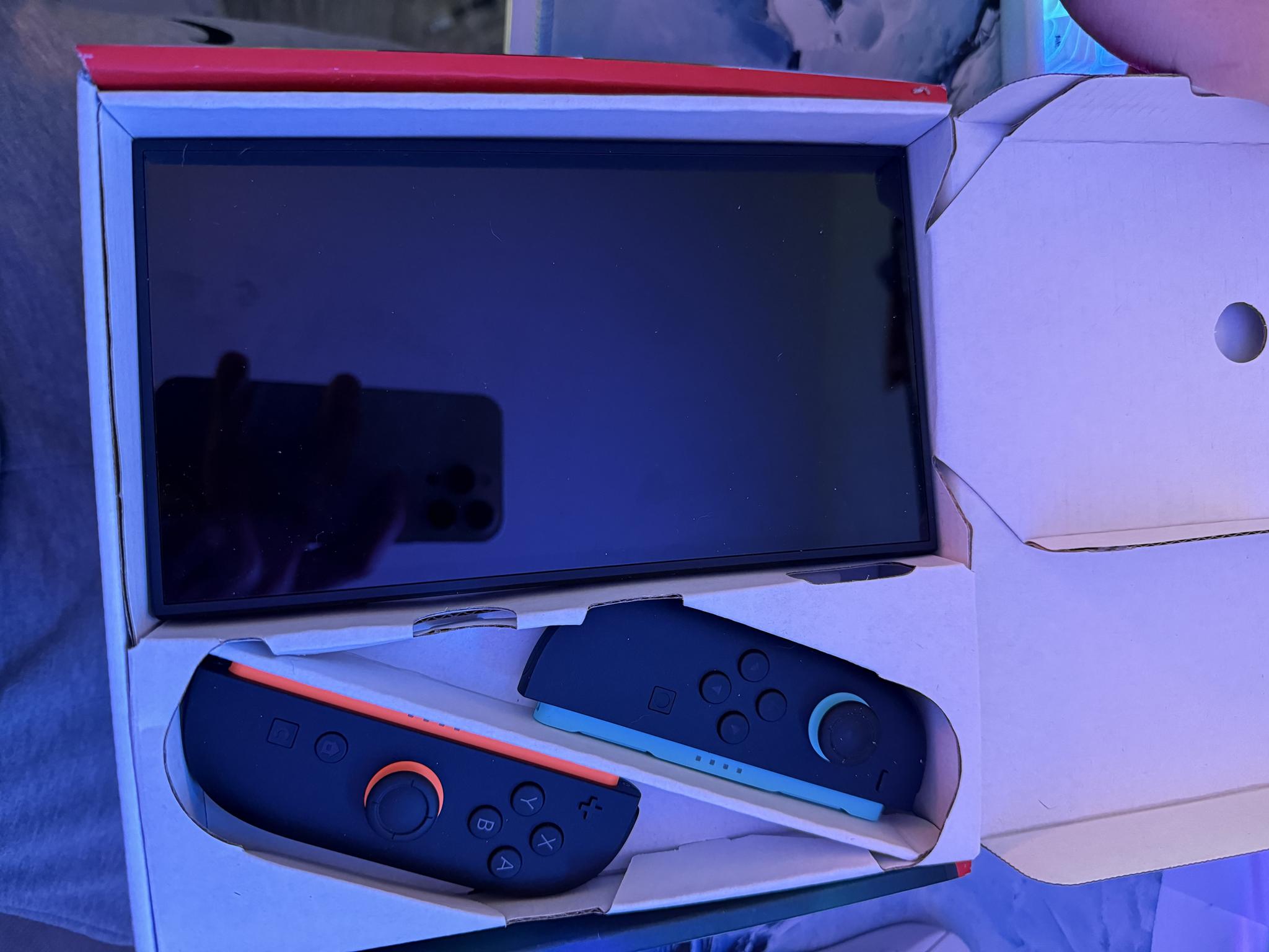 Hardly Used Nintendo Switch 2 <30 hours played
